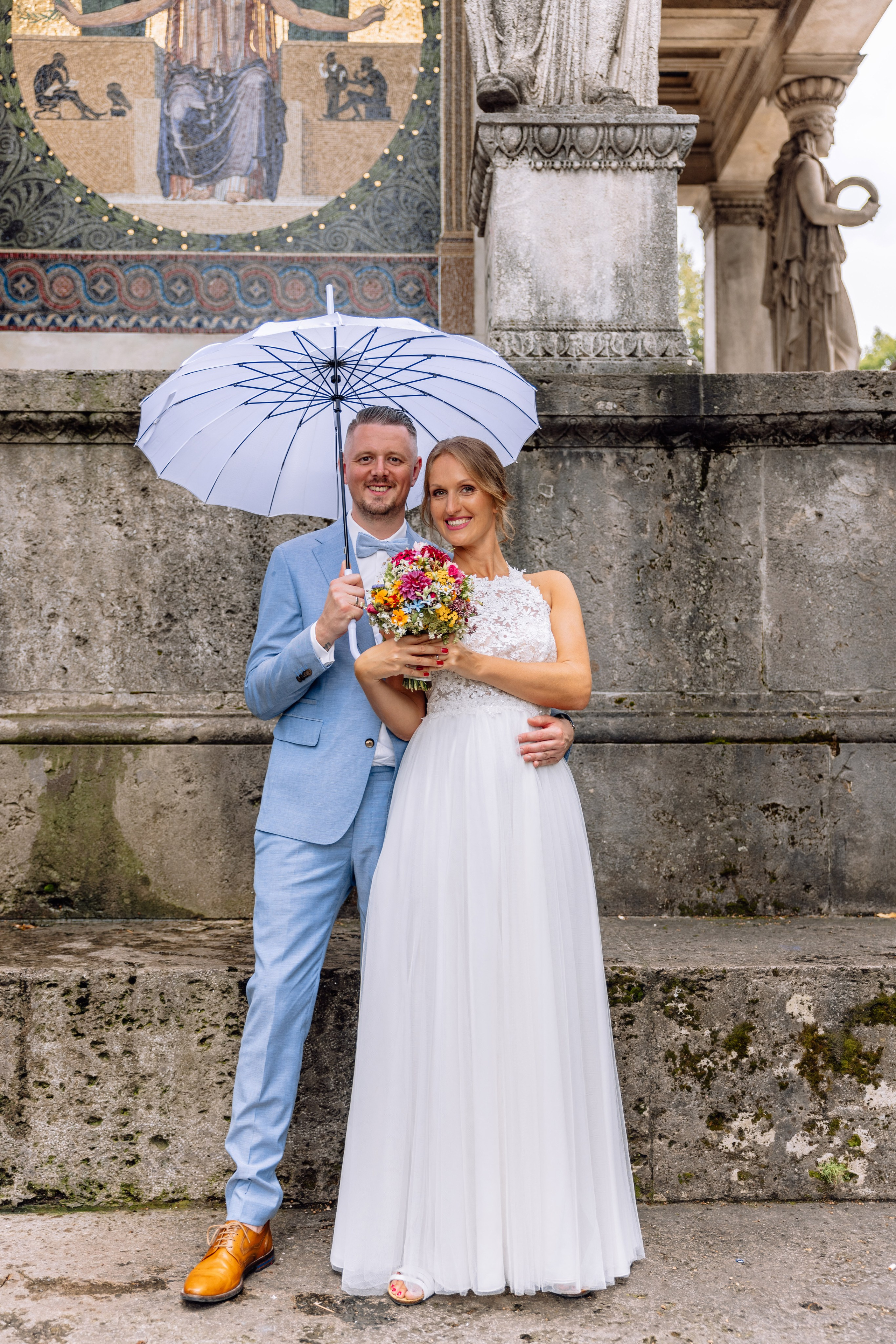 Sandra und Kevin: Standesamt Unterföring und Friedensengel. Hochzeitsfotograf München Taufe Familienfotograf Tanja Mauke