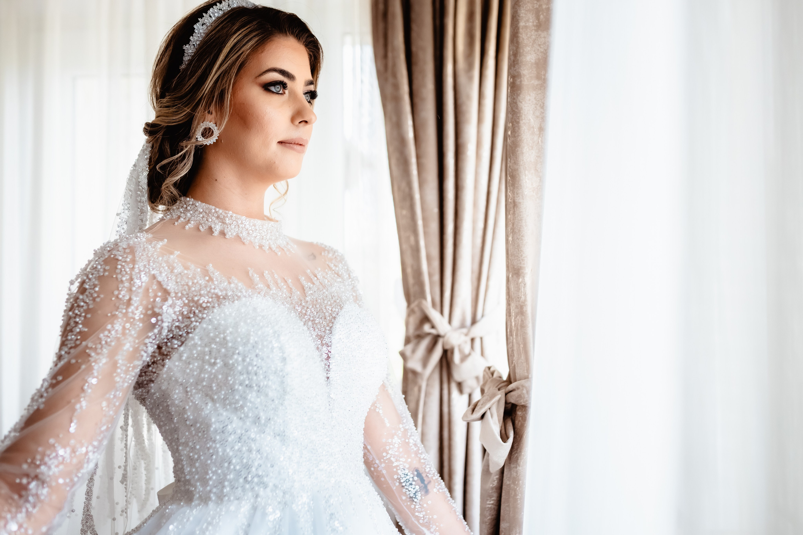 Mireasa in cimitir. Stefan Teodorescu — Fotograf de Nunta