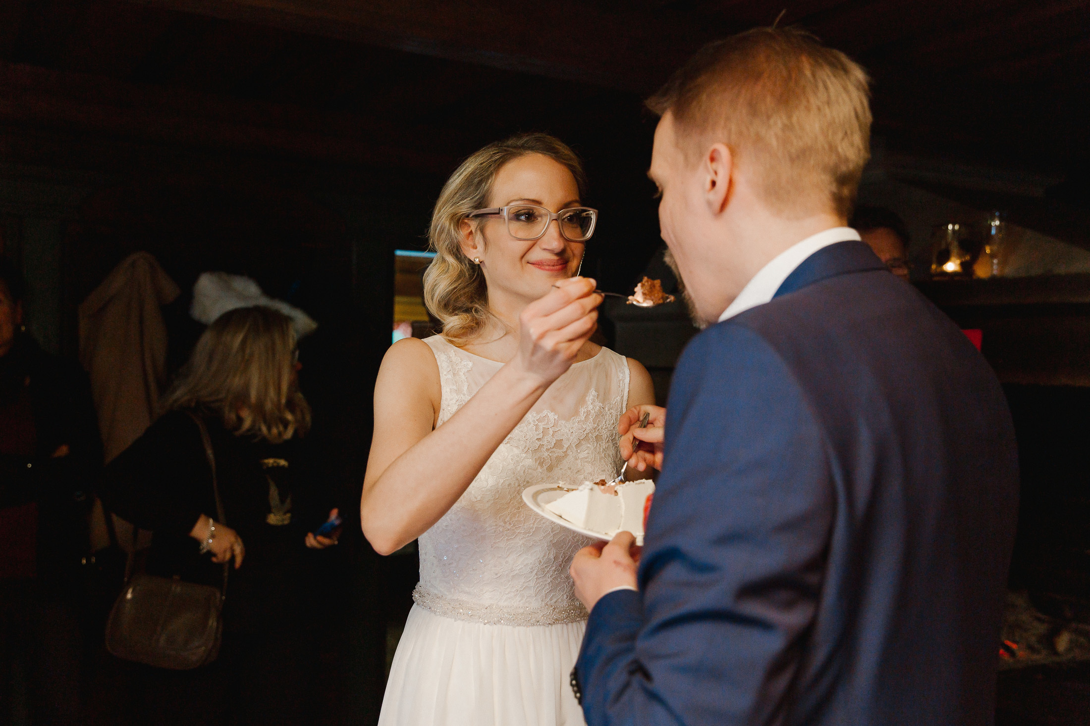 Sandra&Juhani, hääkuvaaja Nuuksio, Green window