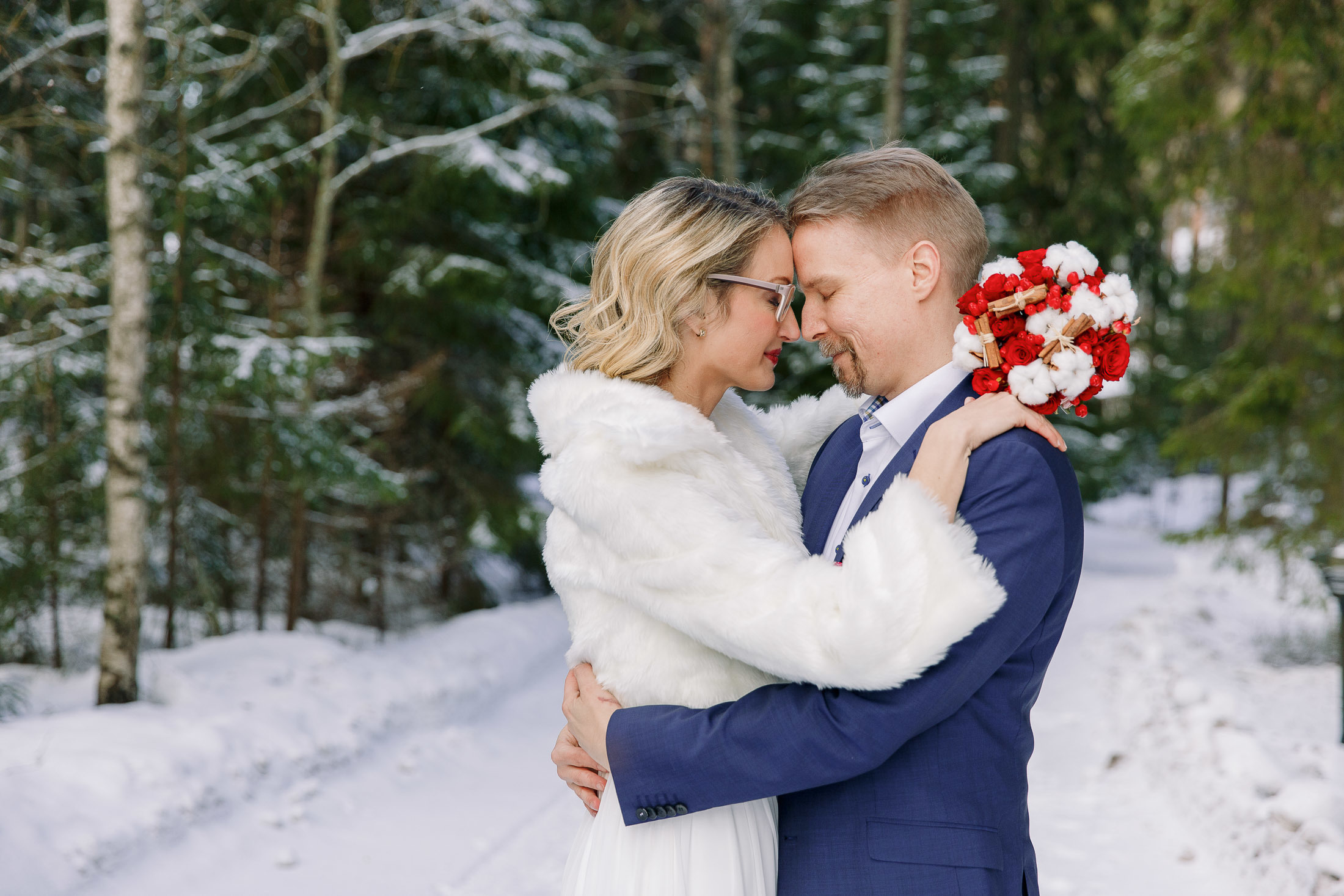 Sandra&Juhani, hääkuvaaja Nuuksio, Green window