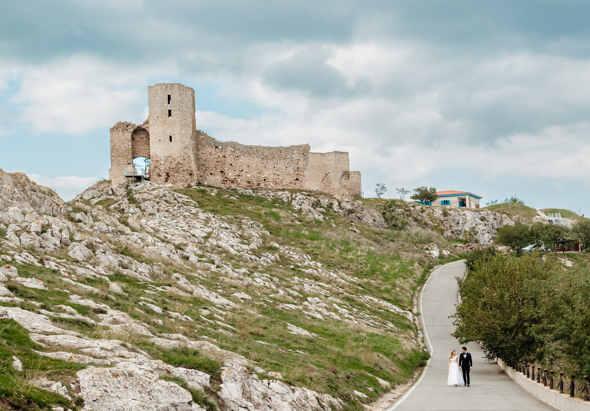 Alexandra & Robert. Www.besttalesstudio.com