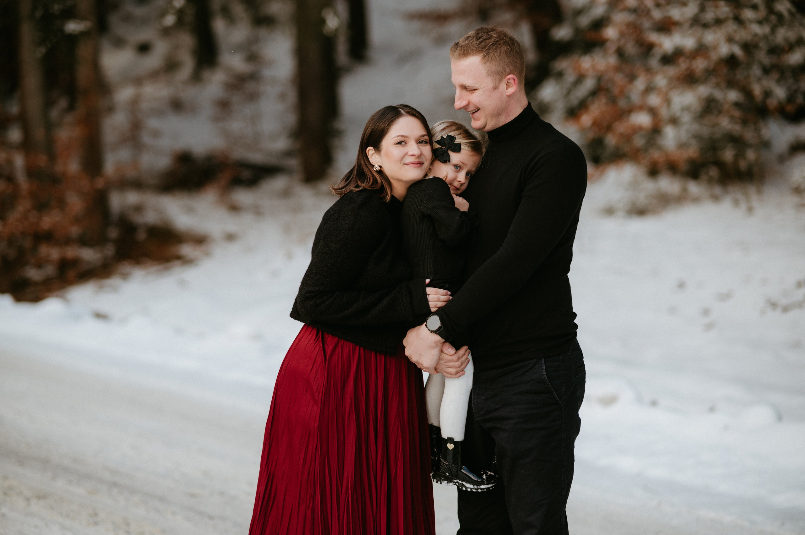 Ședință Foto de Familie la Munte – Fotografii de Iarnă în Lupcina. Valentin Melen - fotograf de nunta 🤍