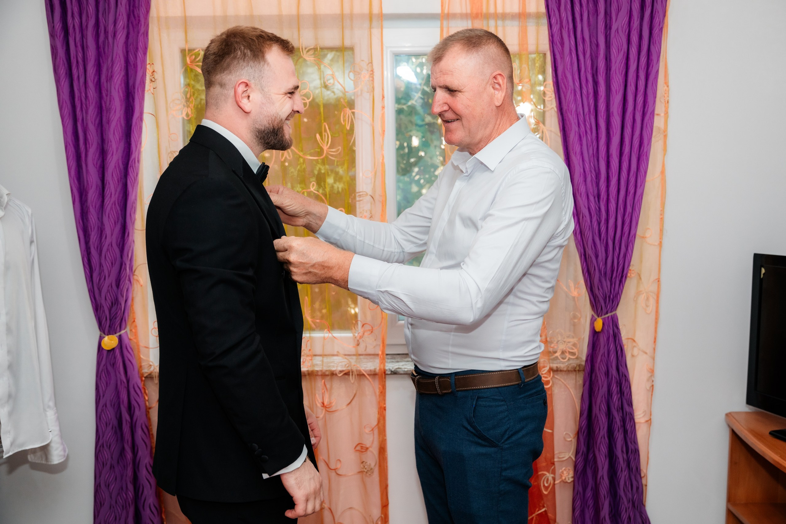 servicii foto. servicii foto Botoșani. servicii foto video Botoșani. fotograf nunta. fotograf evenimente. fotograf nunta Botoșani. Alin chirila. Alin chirila fotograf. Alinofotostudio.- Mire și mireasă – Sergiu & Liliana – ziua nunții, 2024  - Emoții în ziua nunții – Sergiu și Liliana  - Dansul mirilor – fotografie artistică nuntă 2024  - Sedinta foto romantică în natură – Sergiu & Liliana  - Rochia de mireasă și detalii de nuntă elegante