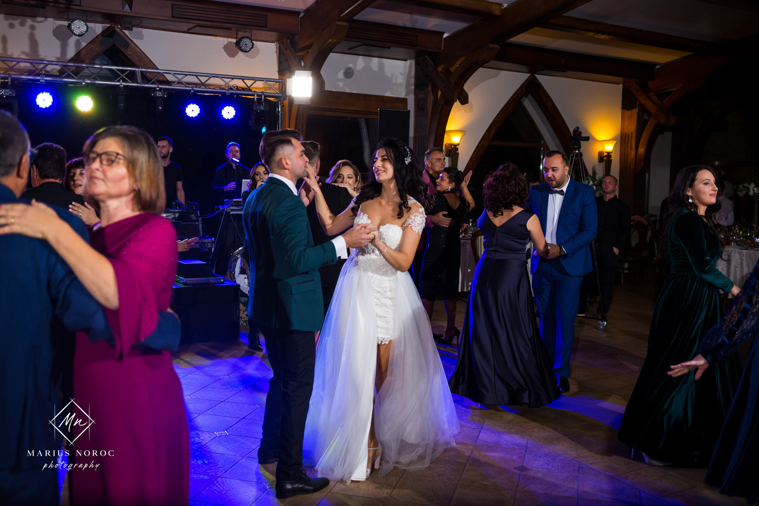 Elena & Petrisor | Hotel Restaurant La Castel Iasi