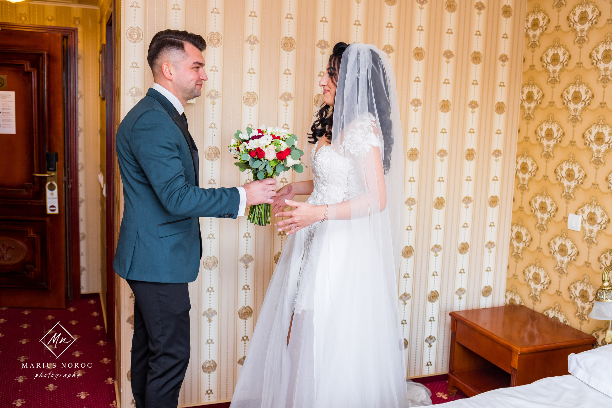 Elena & Petrisor | Hotel Restaurant La Castel Iasi