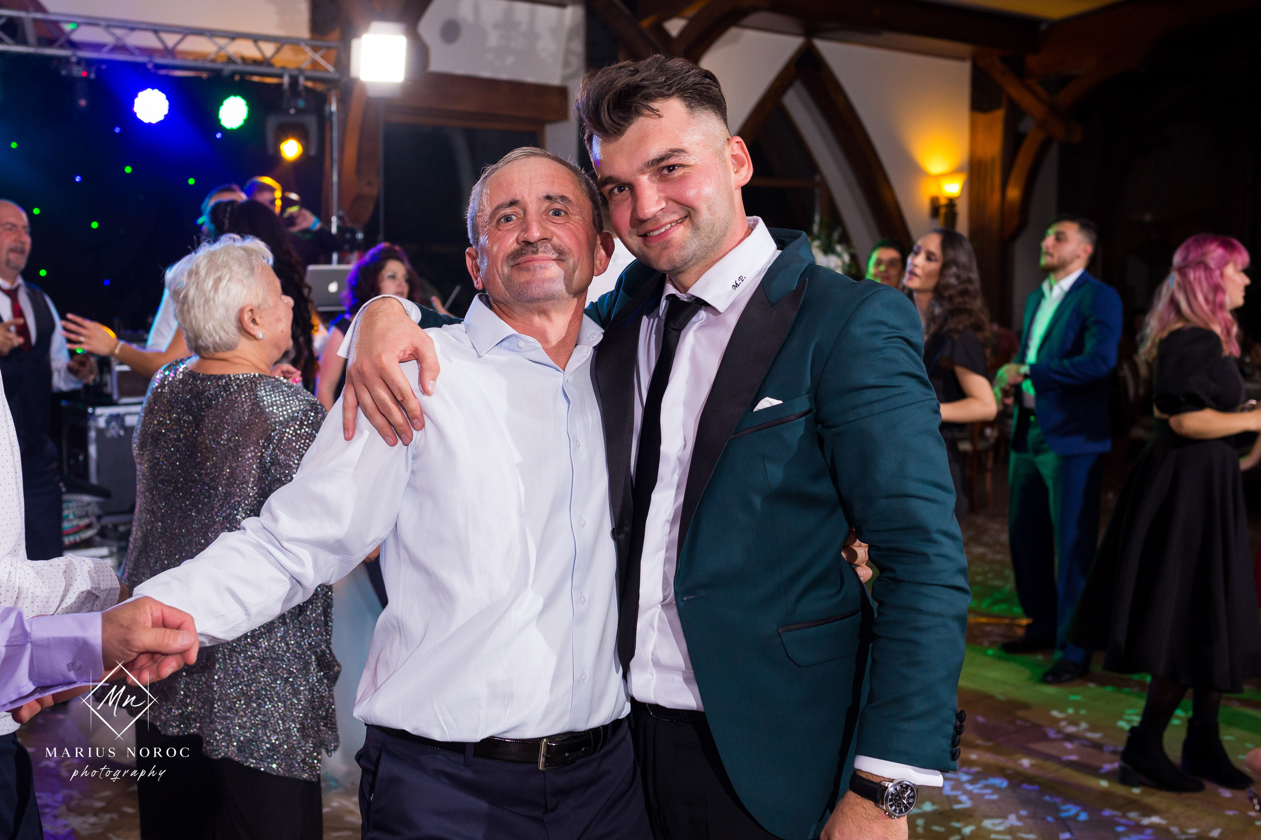 Elena & Petrisor | Hotel Restaurant La Castel Iasi