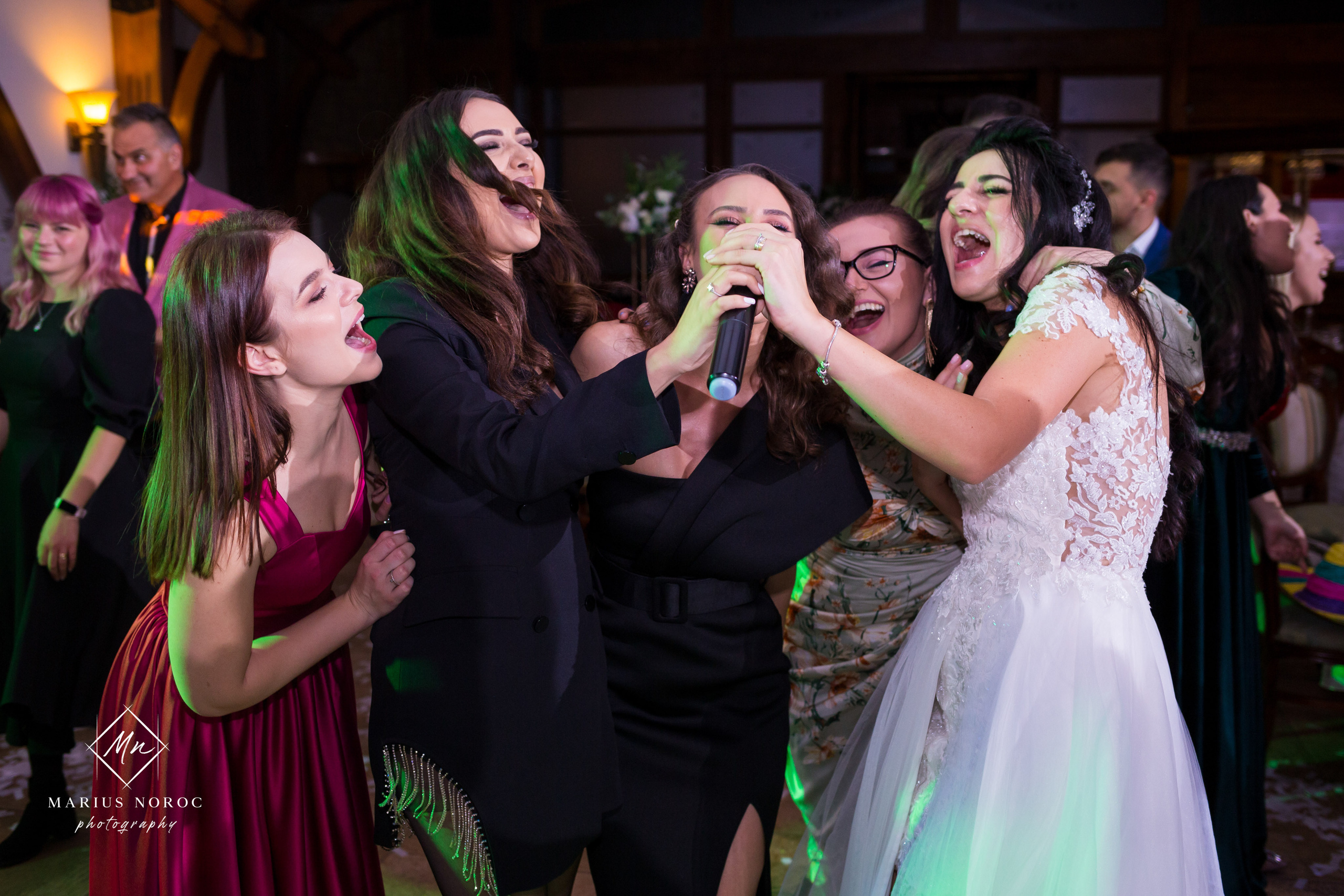 Elena & Petrisor | Hotel Restaurant La Castel Iasi