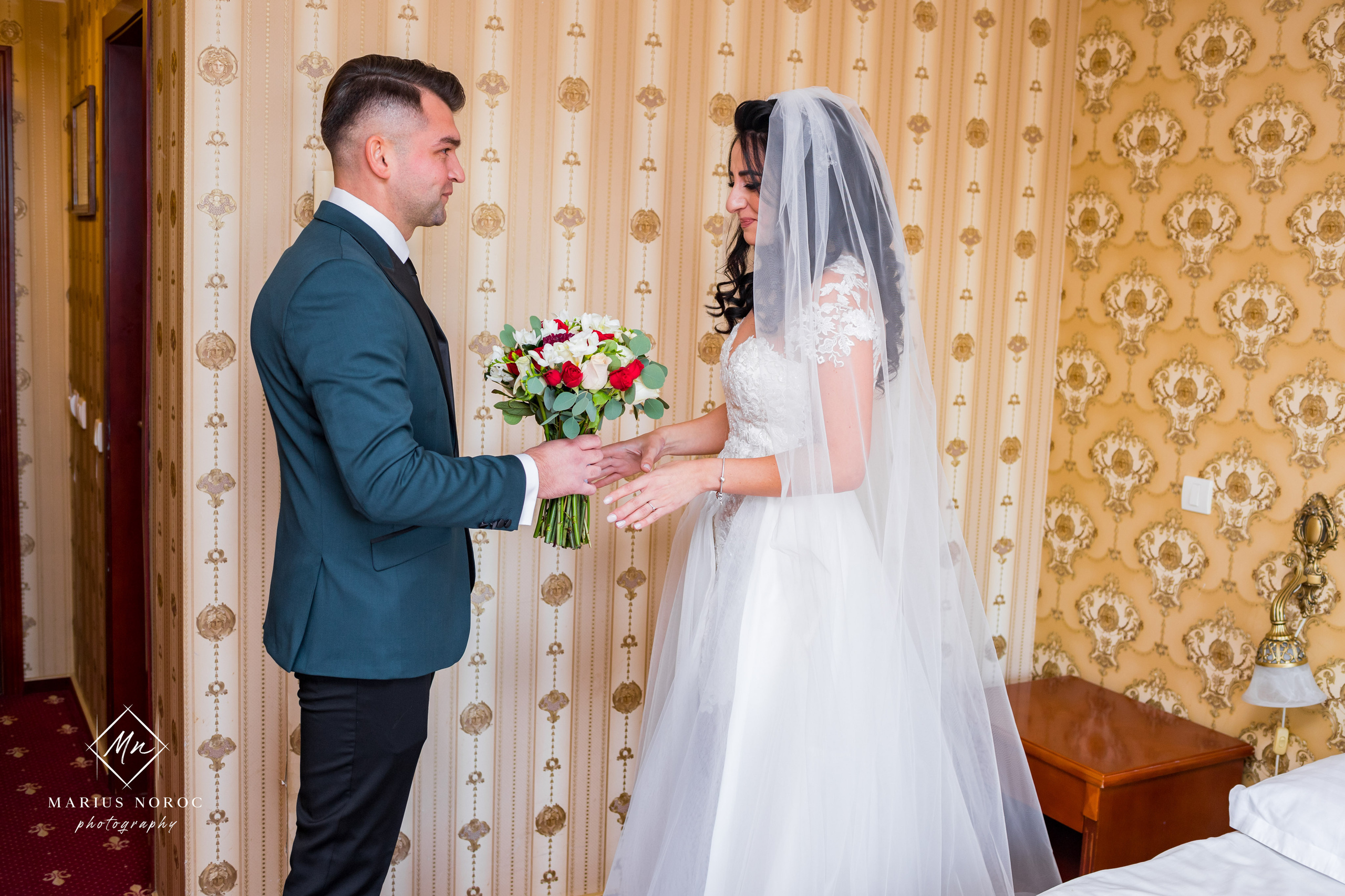 Elena & Petrisor | Hotel Restaurant La Castel Iasi