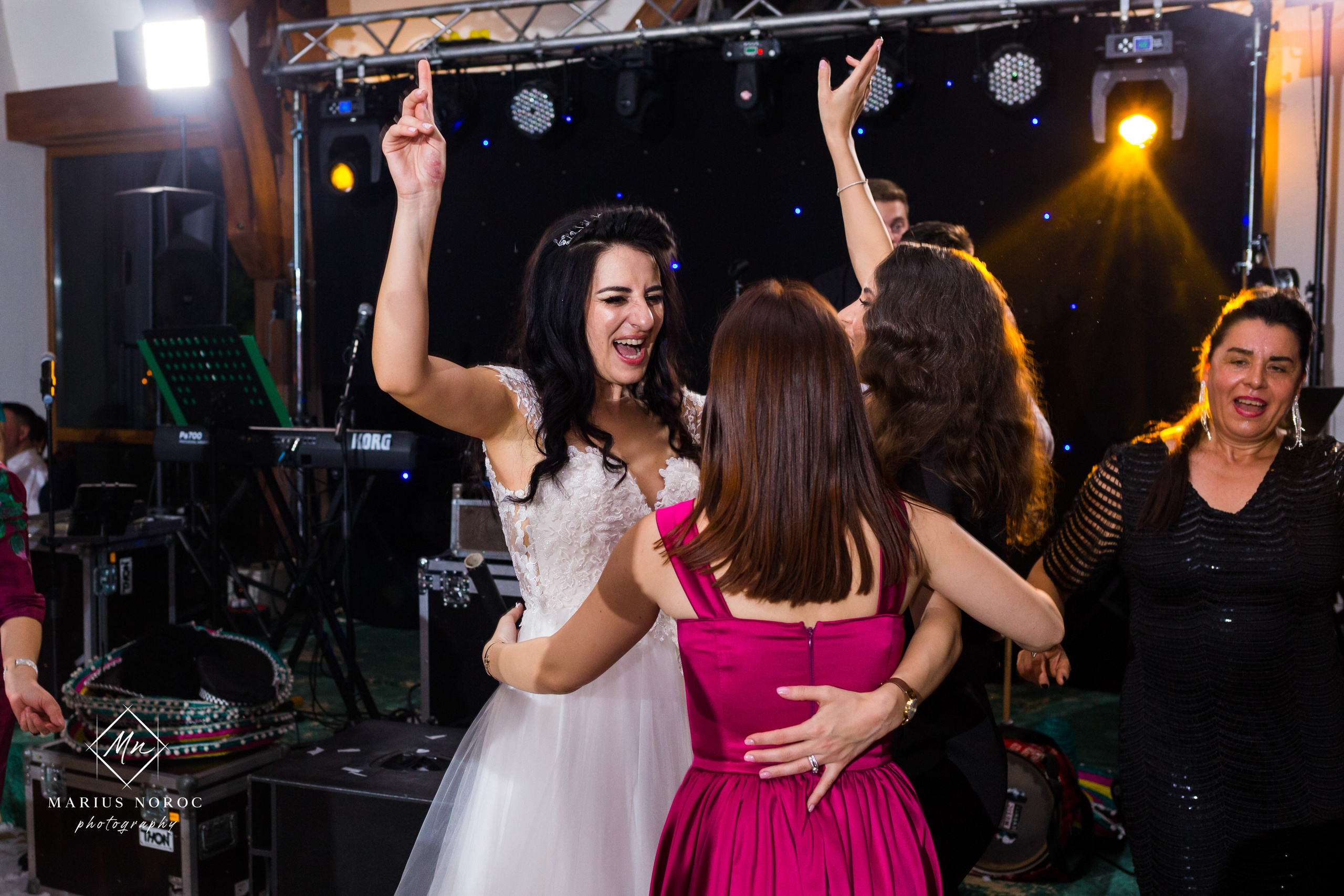 Elena & Petrisor | Hotel Restaurant La Castel Iasi