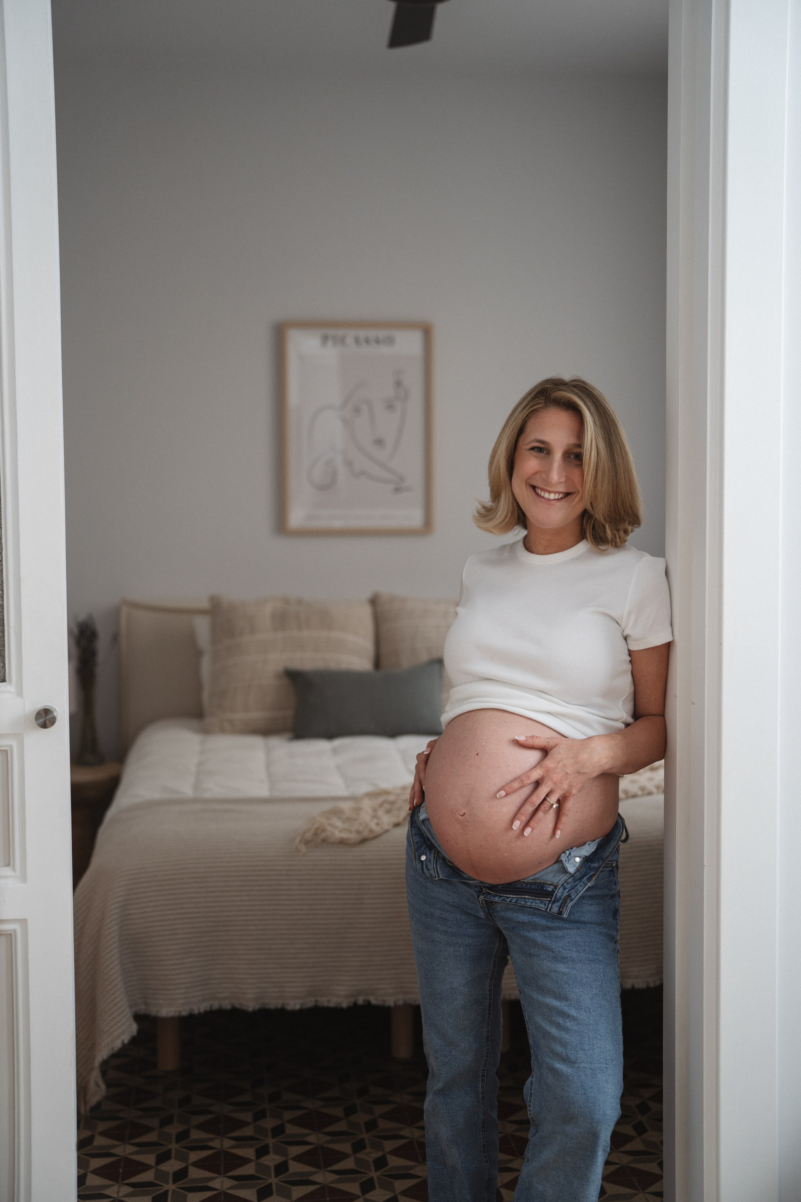 Pregnancy and family portrait photographer. maternity photoshoot. Photographer in Madrid, Spain. Alyona Belyaninova