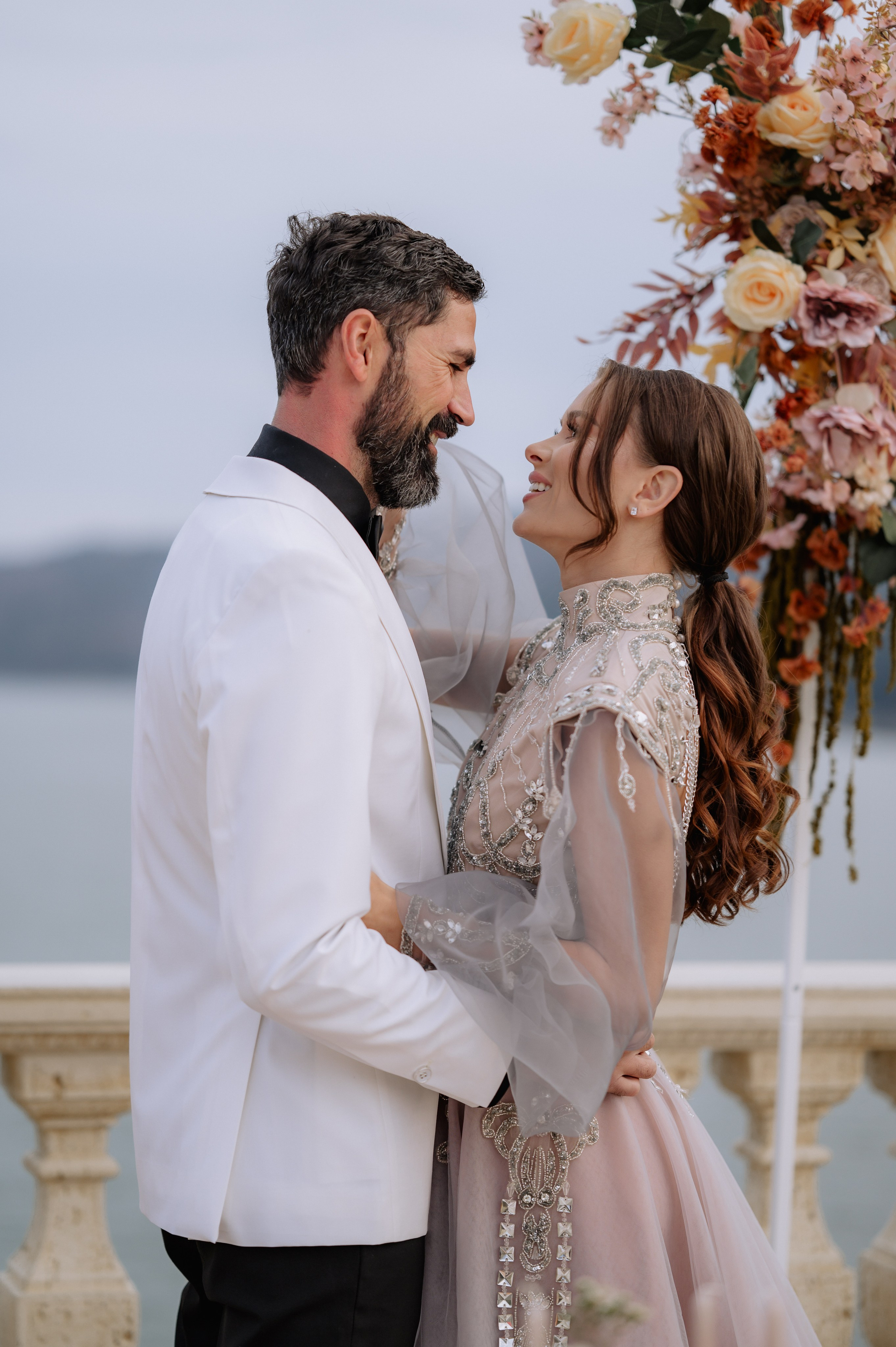 Sedinta foto nunta la Gradinile Romane , Neamt. Proud Vision Weddings | Wedding Photography & Film — Servicii profesionale Foto Video Nunta Iasi