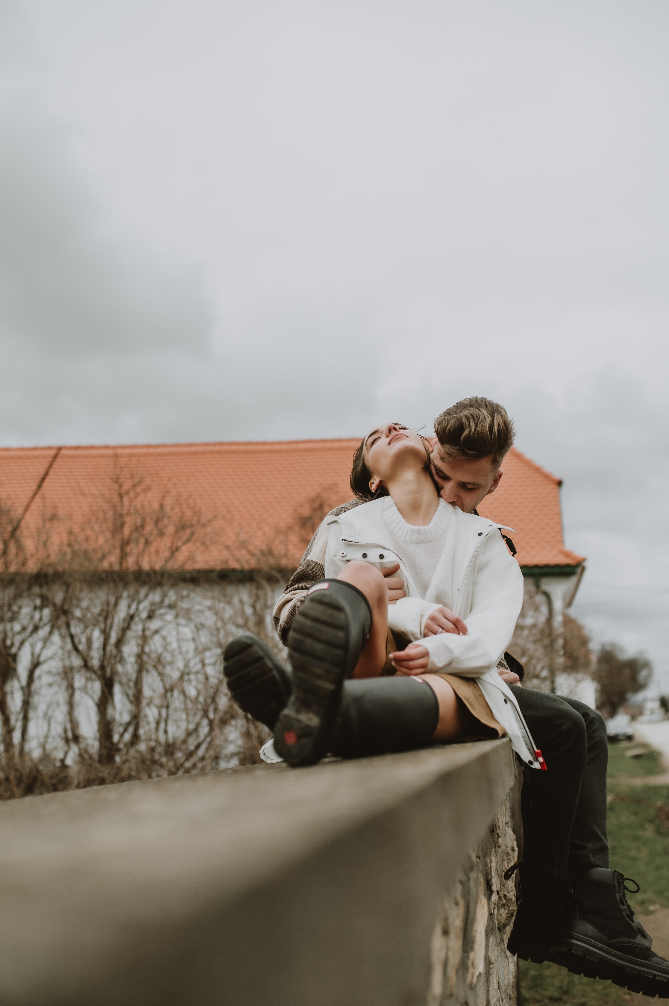 Sedinta foto de cuplu in munti, sedinta save the date pe munte. Proud Vision Weddings | Wedding Photography & Film — Servicii profesionale Foto Video Nunta Iasi