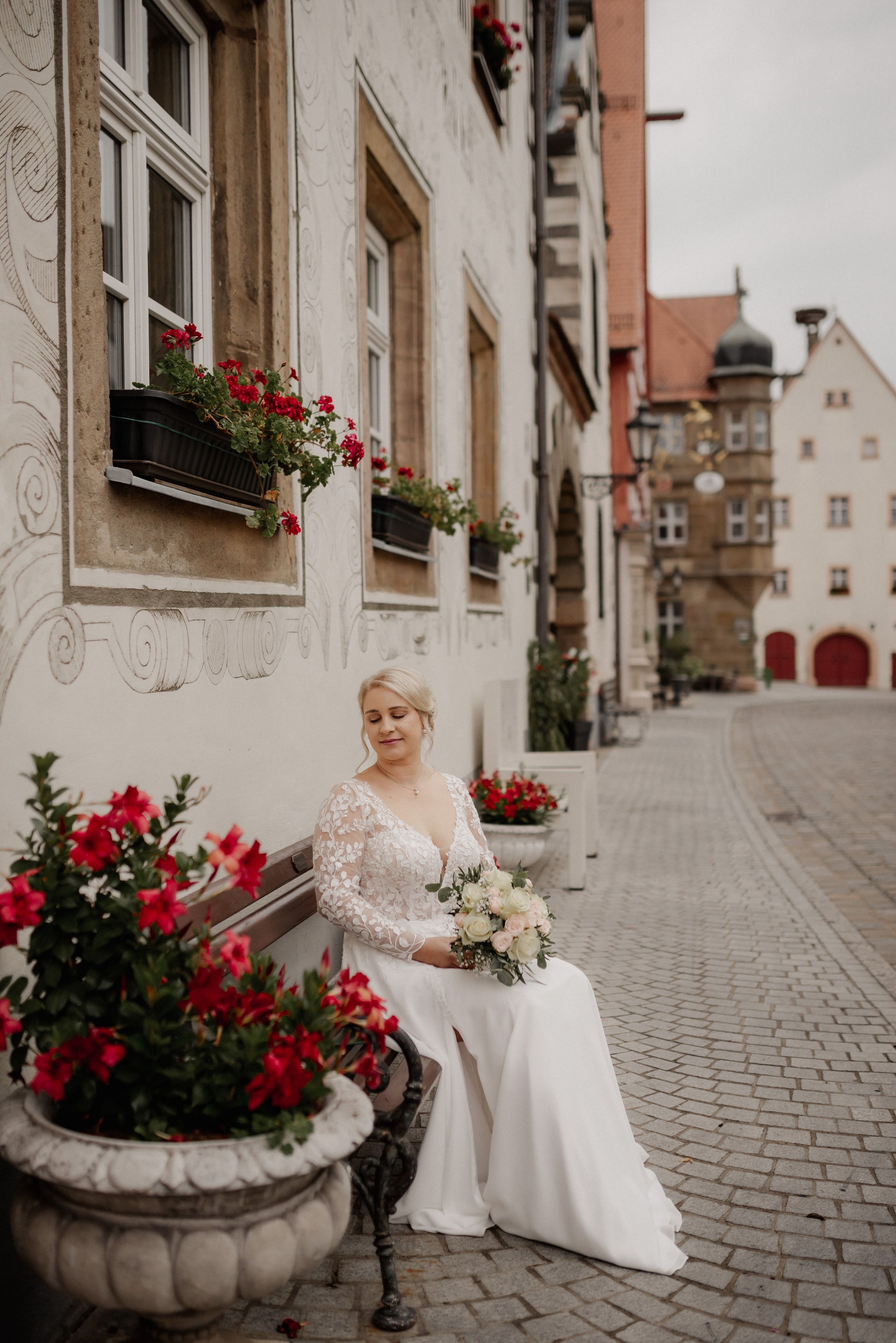 PRE-WEDDING IN WOLFRAMS-ESCHENBACH. Photographer in Nuremberg Irina Mehnert from Ansbach