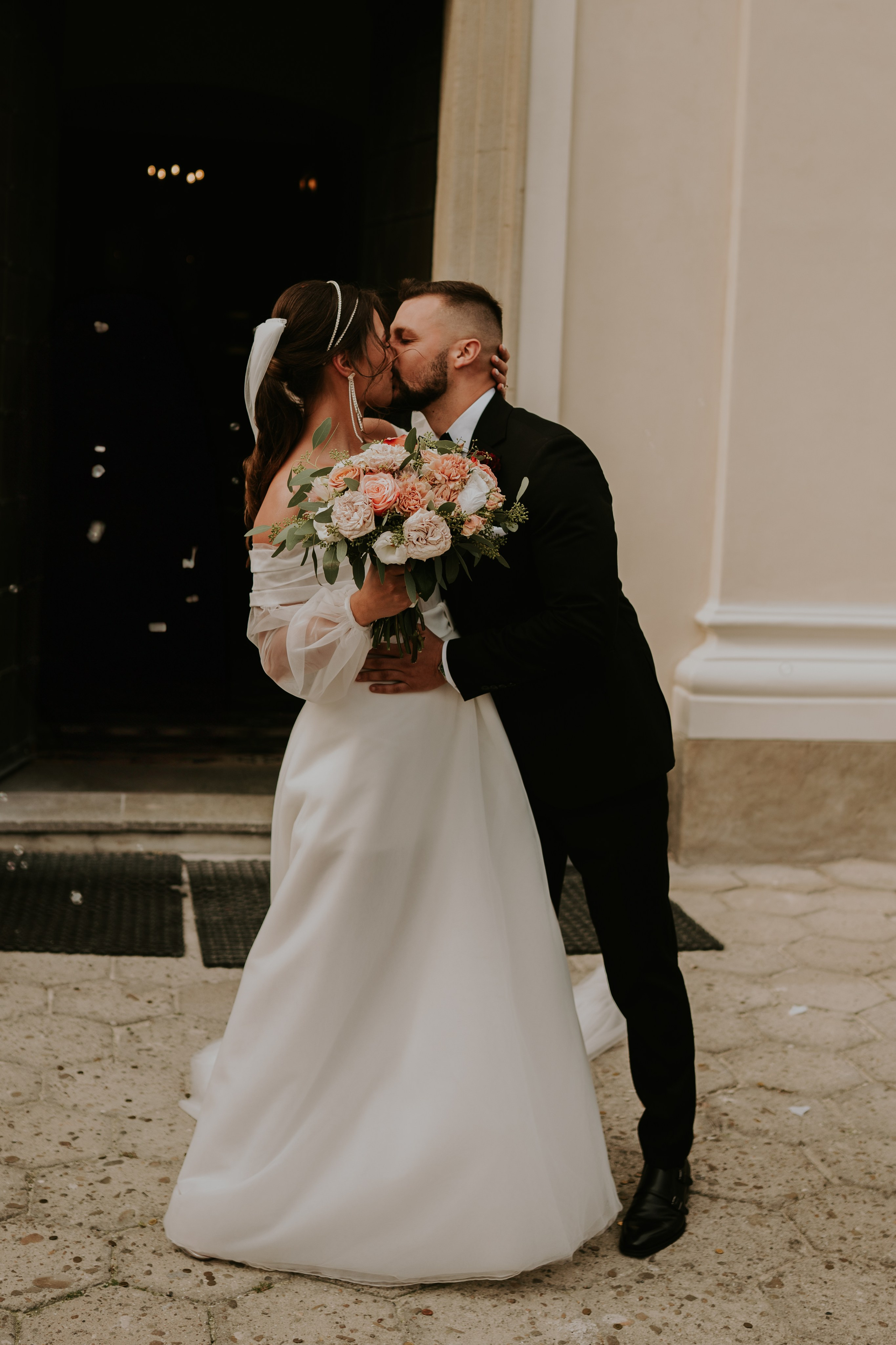 Sala Koralowa w Jaworzu: Opowieść o ślubie Nikoli i Kacpra. Karkowskafoto - fotografia miłości