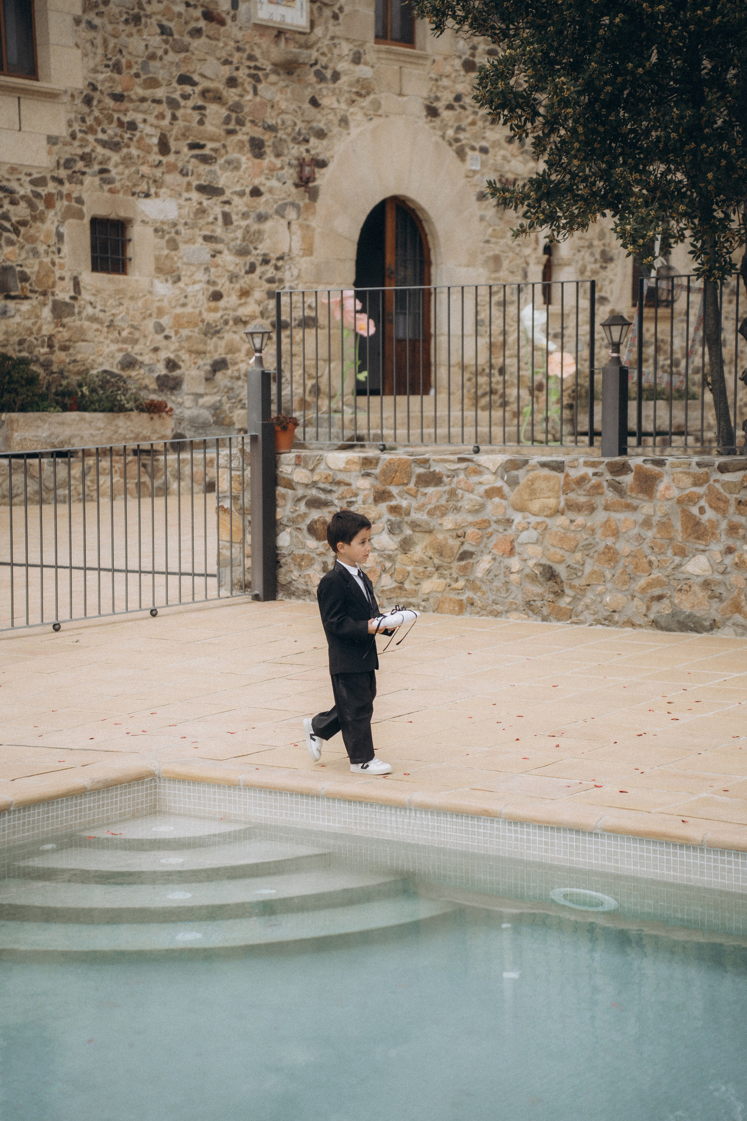 Dana & Alex. Rural Can Jaques. Paola wedding photographer / videographer in Barcelona
