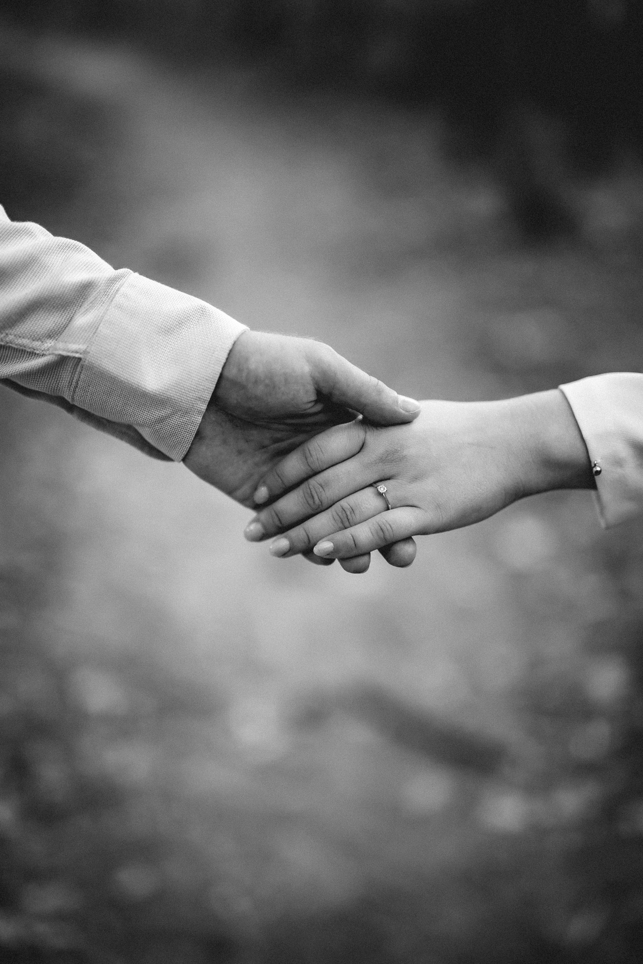 Fotograf profesionist de nuntă. Cu o abordare creativă și tehnici unice, spunem povestea voastră prin imagini pline de iubire și naturalețe. Descoperă arta fotografiei de nuntă . Fotograf Iasi, fotograf de nunta Suceava. Fotografii de nuntă. Pachet fotografii de nuntă. Fotograf Iasi, fotograf Suceava, fotograf Botosani, fotograf Romania. Servicii foto nuntă. Servicii foto-video.