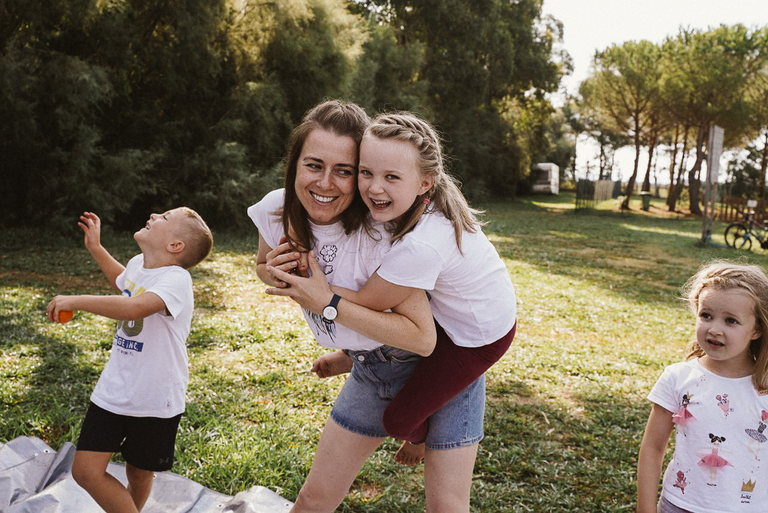 Артлагеря «Мир Театра» и «Большой Цирк». Семейные лагеря в Европе с Ниной Янечковой и Ириной Зиновьевой