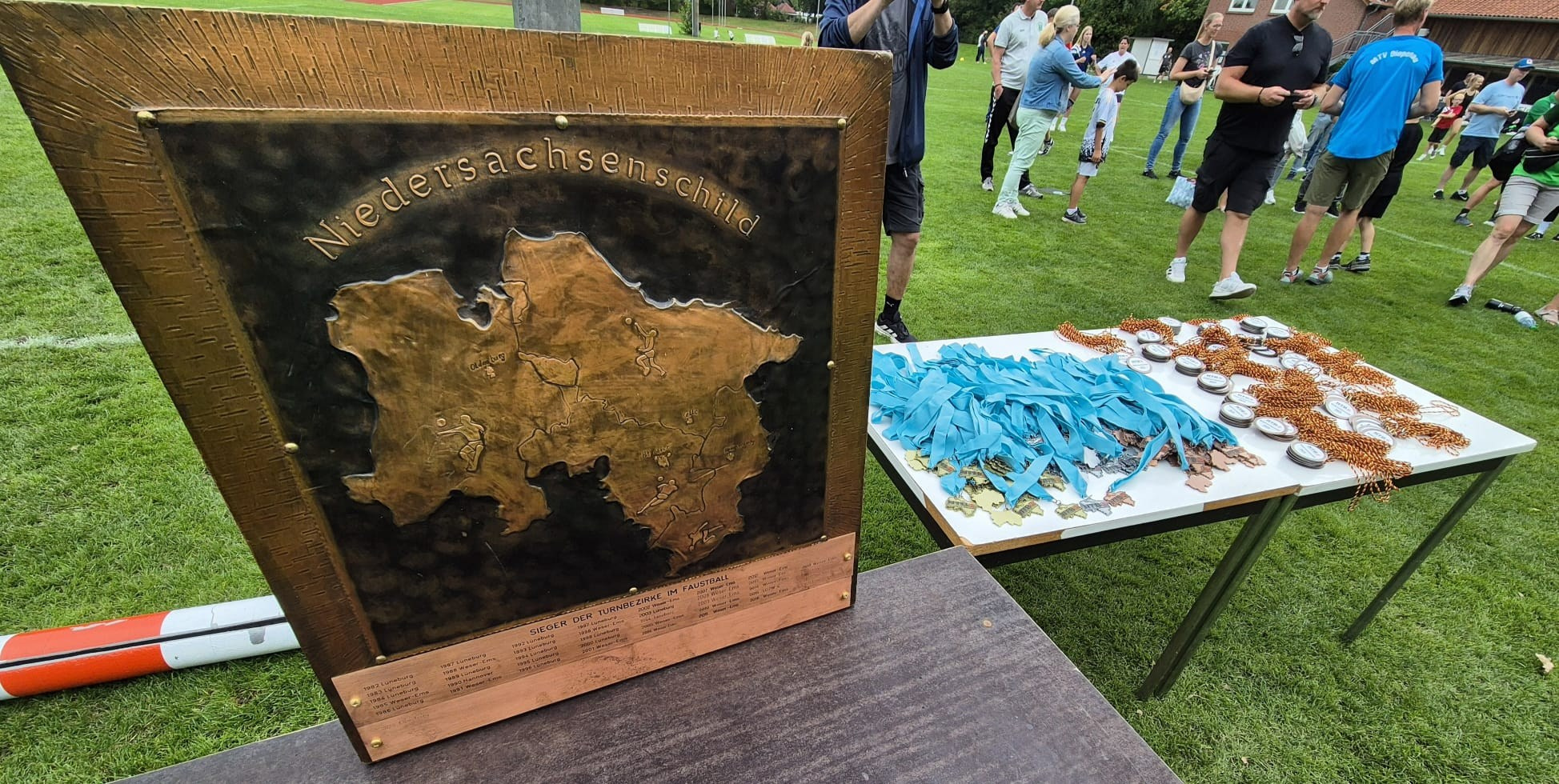 Borgfelderinnen erfolgreich mit der Bezirksauswahl. TSV Borgfeld Faustball