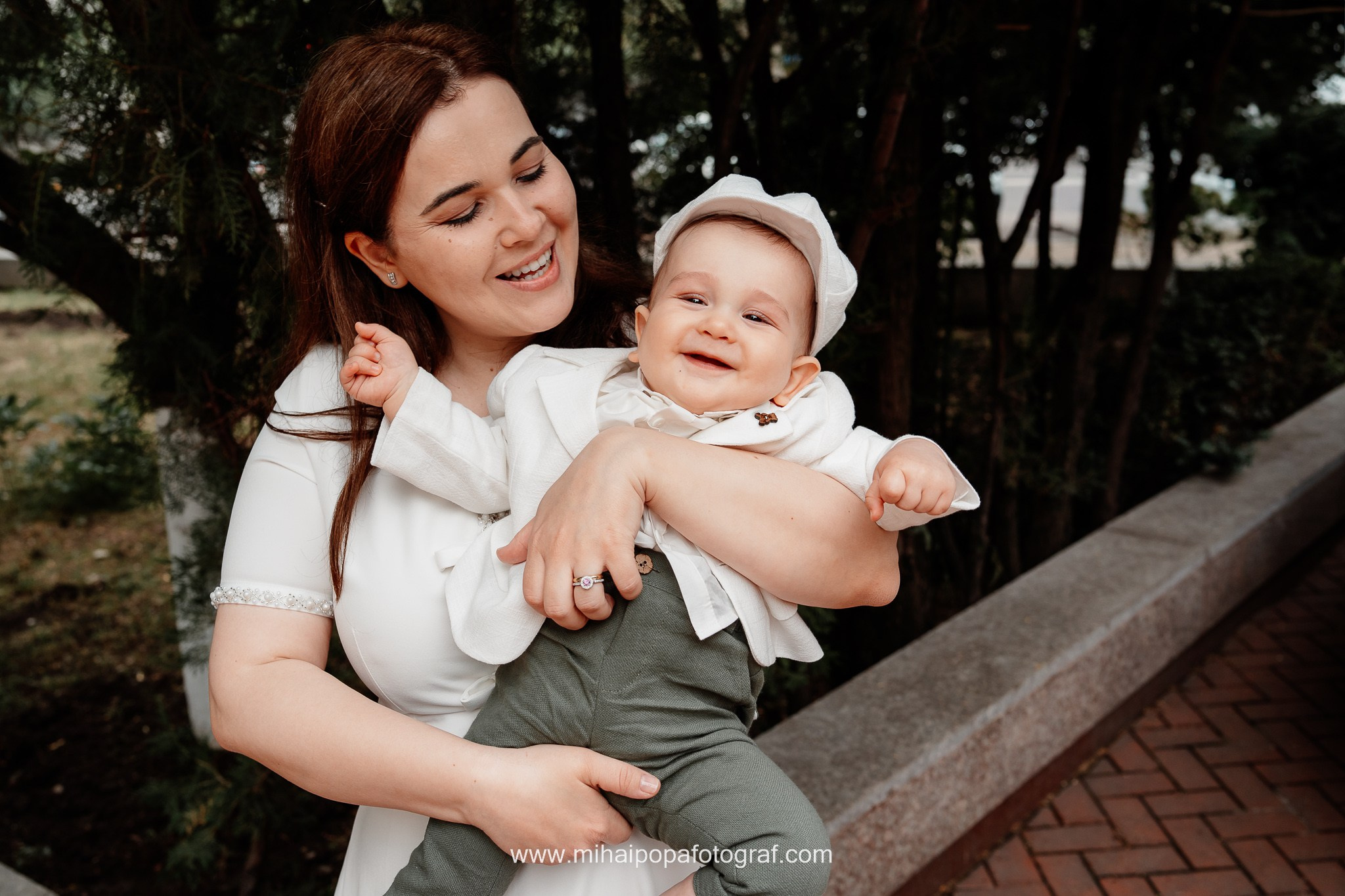Fotograf de Botez în Bucuresti- Mihai Popa Fotograf. Fotograf Nuntă & Botez București - Mihai Popa | Dincolo de oameni, imortalizez emoții!