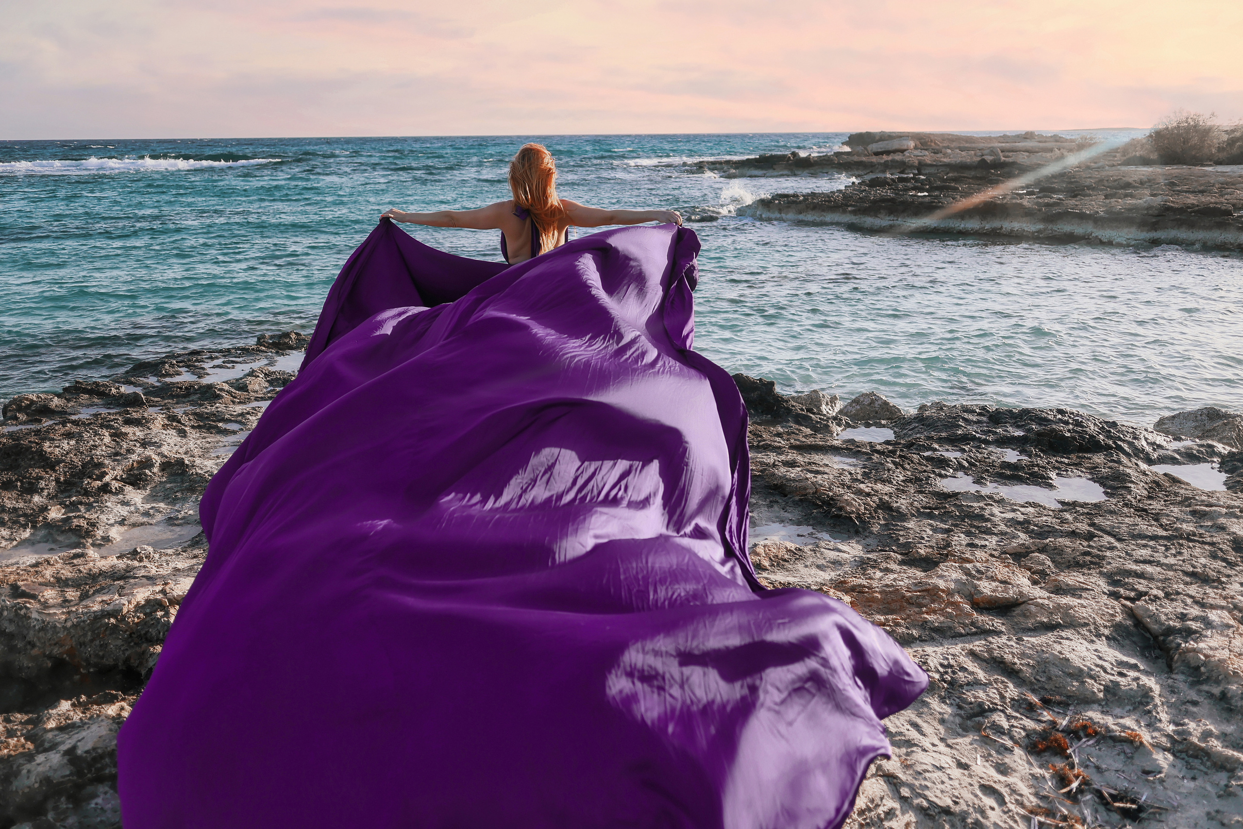 Фотосессия в летящем платье. Март, 2023. Cyprus Vision. Φωτογραφίες και βίντεο στην Κύπρο — Αγία Νάπα, Πρωταράς