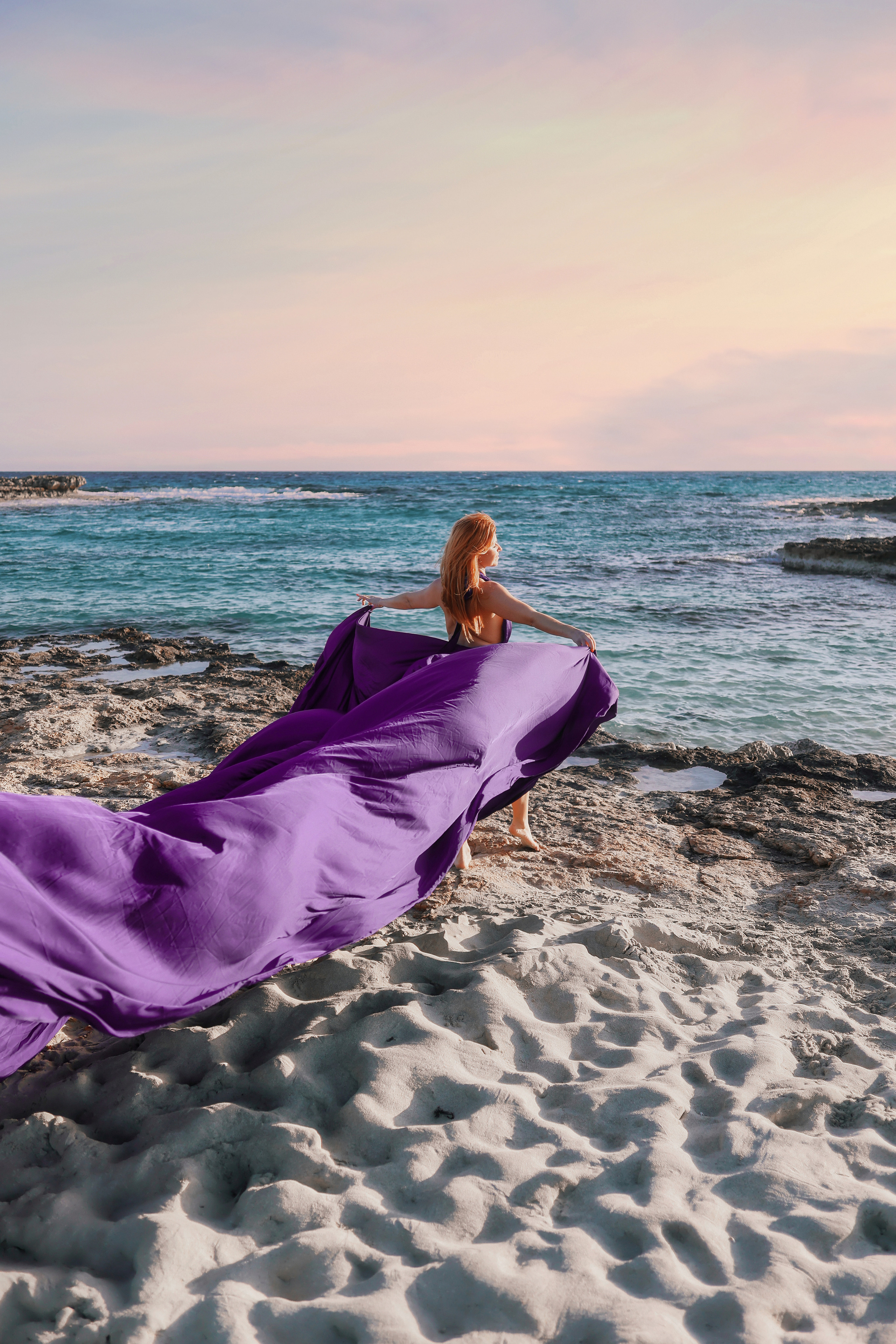 Фотосессия в летящем платье. Март, 2023. Cyprus Vision. Φωτογραφίες και βίντεο στην Κύπρο — Αγία Νάπα, Πρωταράς