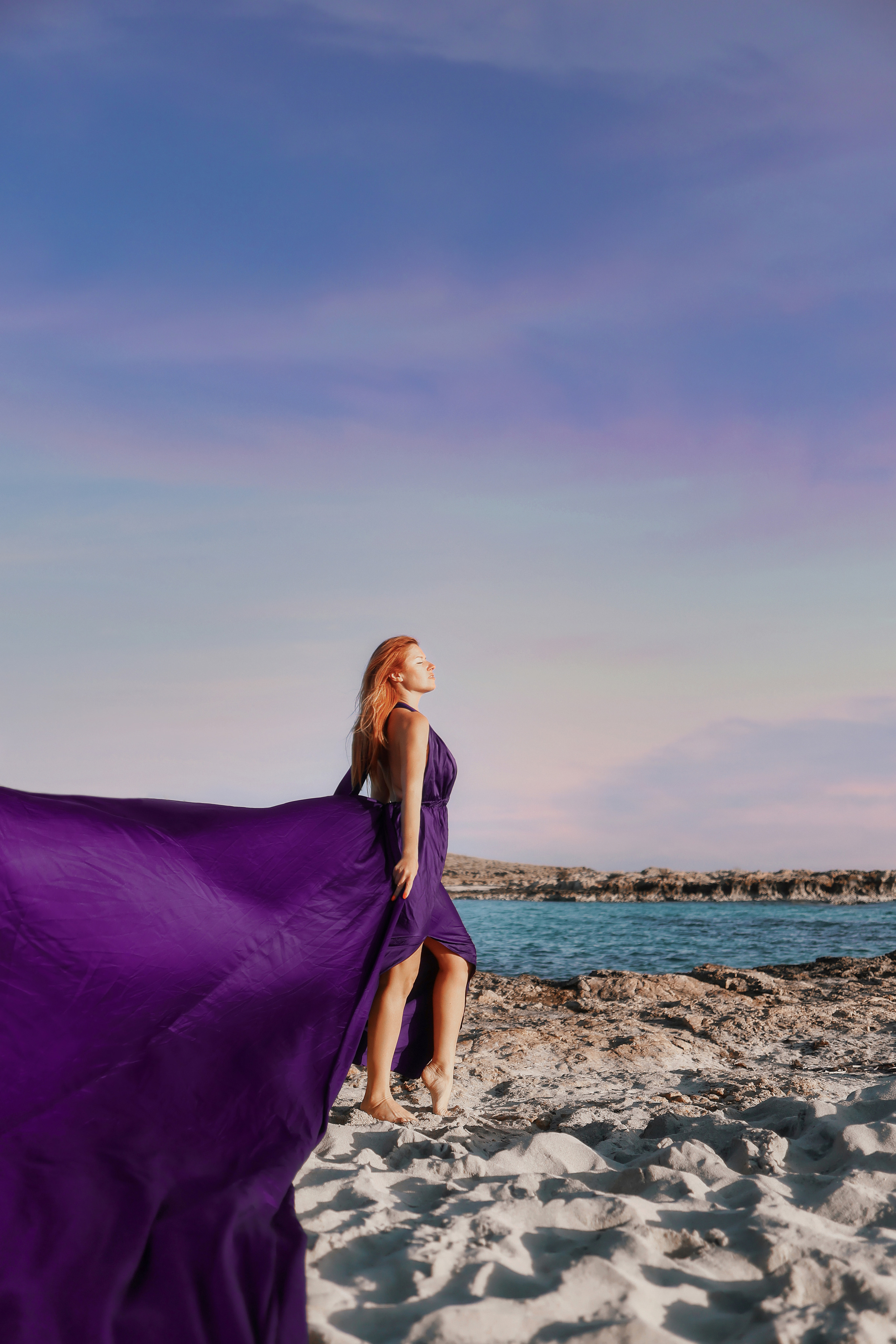 Фотосессия в летящем платье. Март, 2023. Cyprus Vision. Φωτογραφίες και βίντεο στην Κύπρο — Αγία Νάπα, Πρωταράς