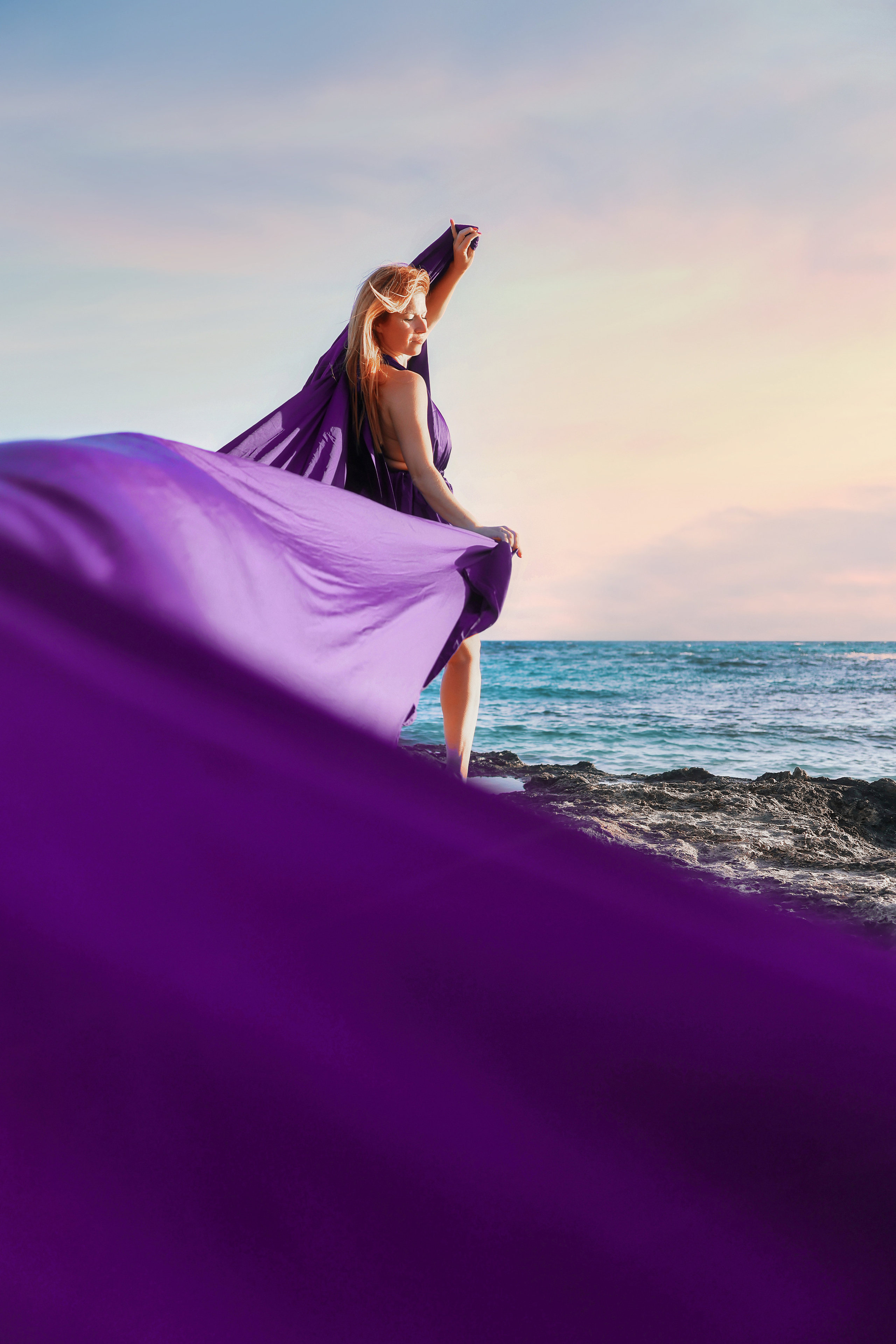 Фотосессия в летящем платье. Март, 2023. Cyprus Vision. Φωτογραφίες και βίντεο στην Κύπρο — Αγία Νάπα, Πρωταράς