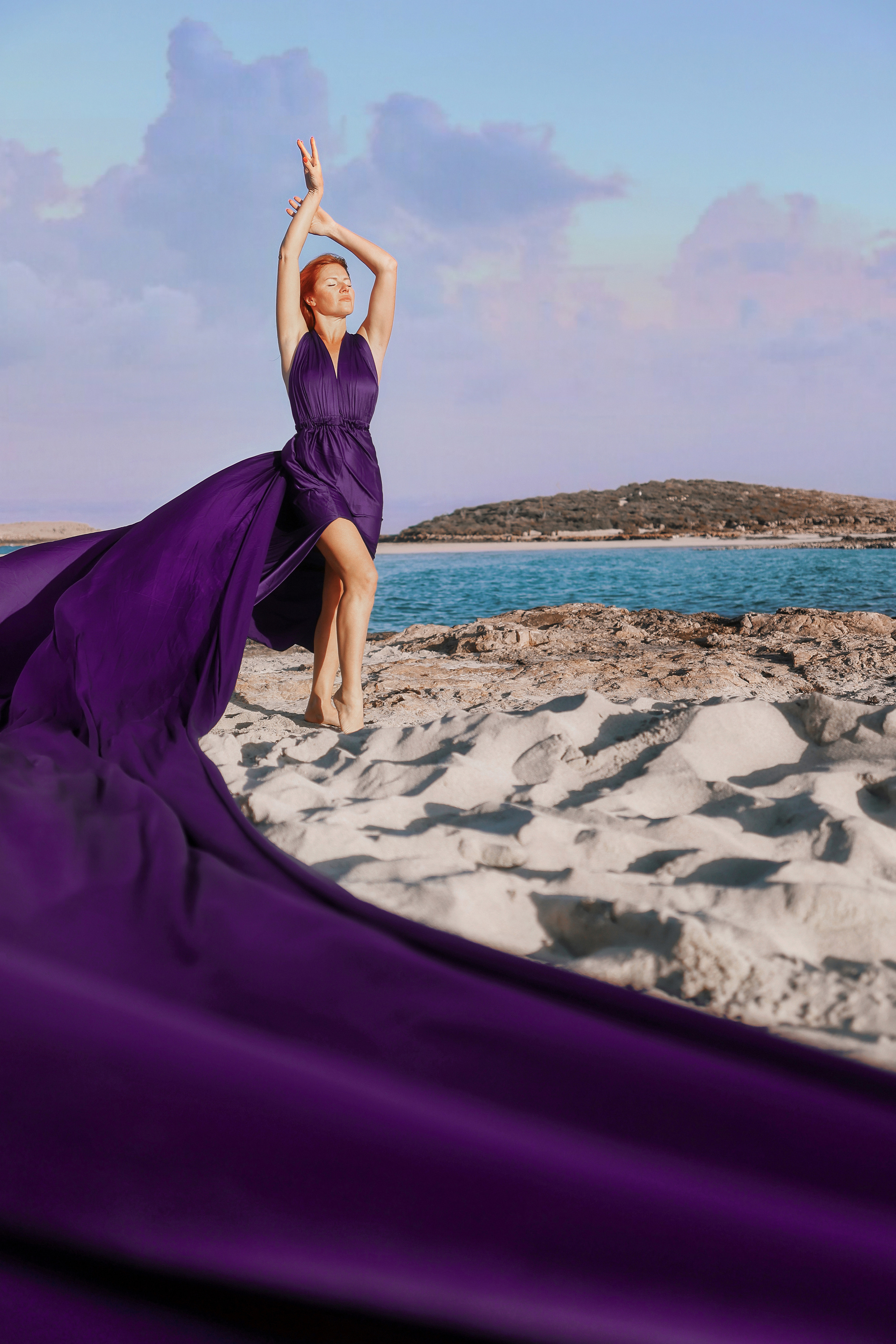 Фотосессия в летящем платье. Март, 2023. Cyprus Vision. Φωτογραφίες και βίντεο στην Κύπρο — Αγία Νάπα, Πρωταράς