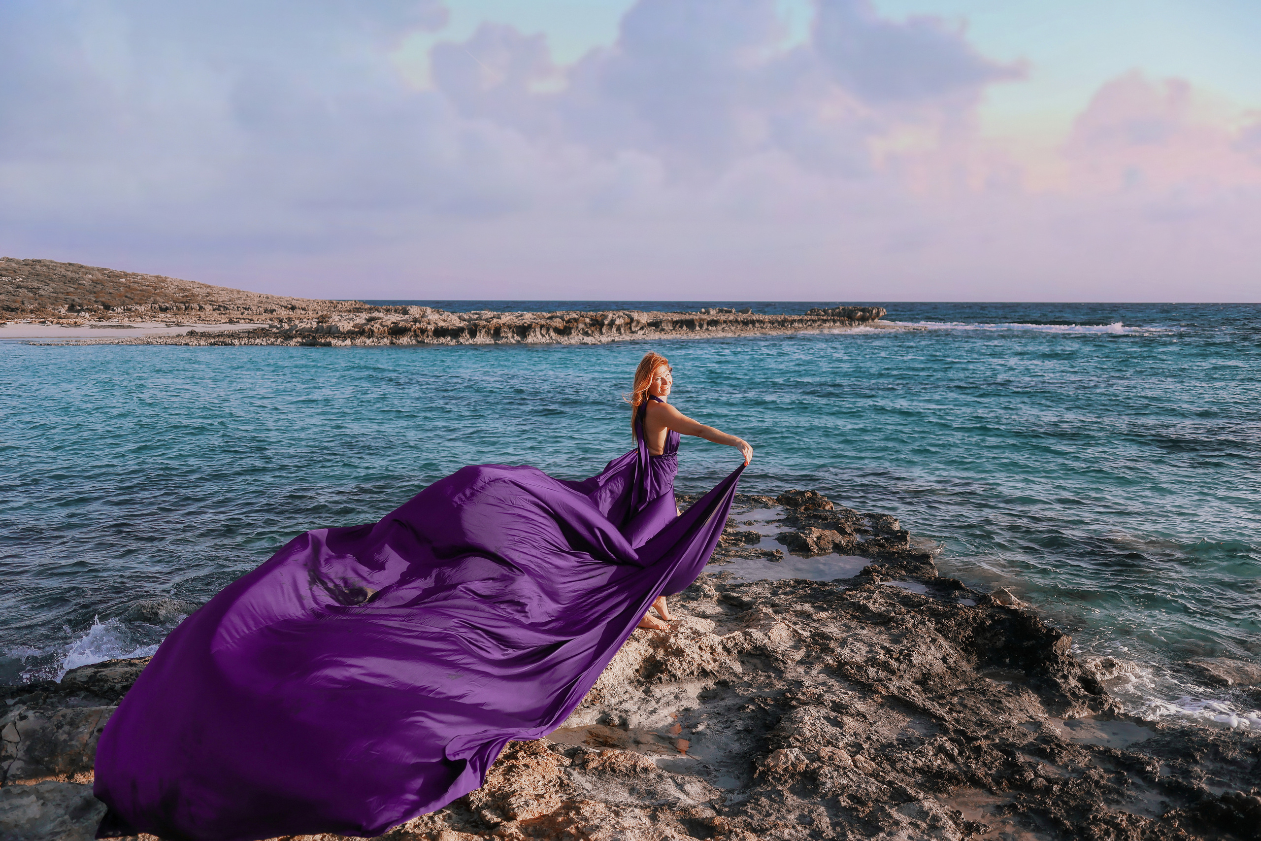 Фотосессия в летящем платье. Март, 2023. Cyprus Vision. Φωτογραφίες και βίντεο στην Κύπρο — Αγία Νάπα, Πρωταράς