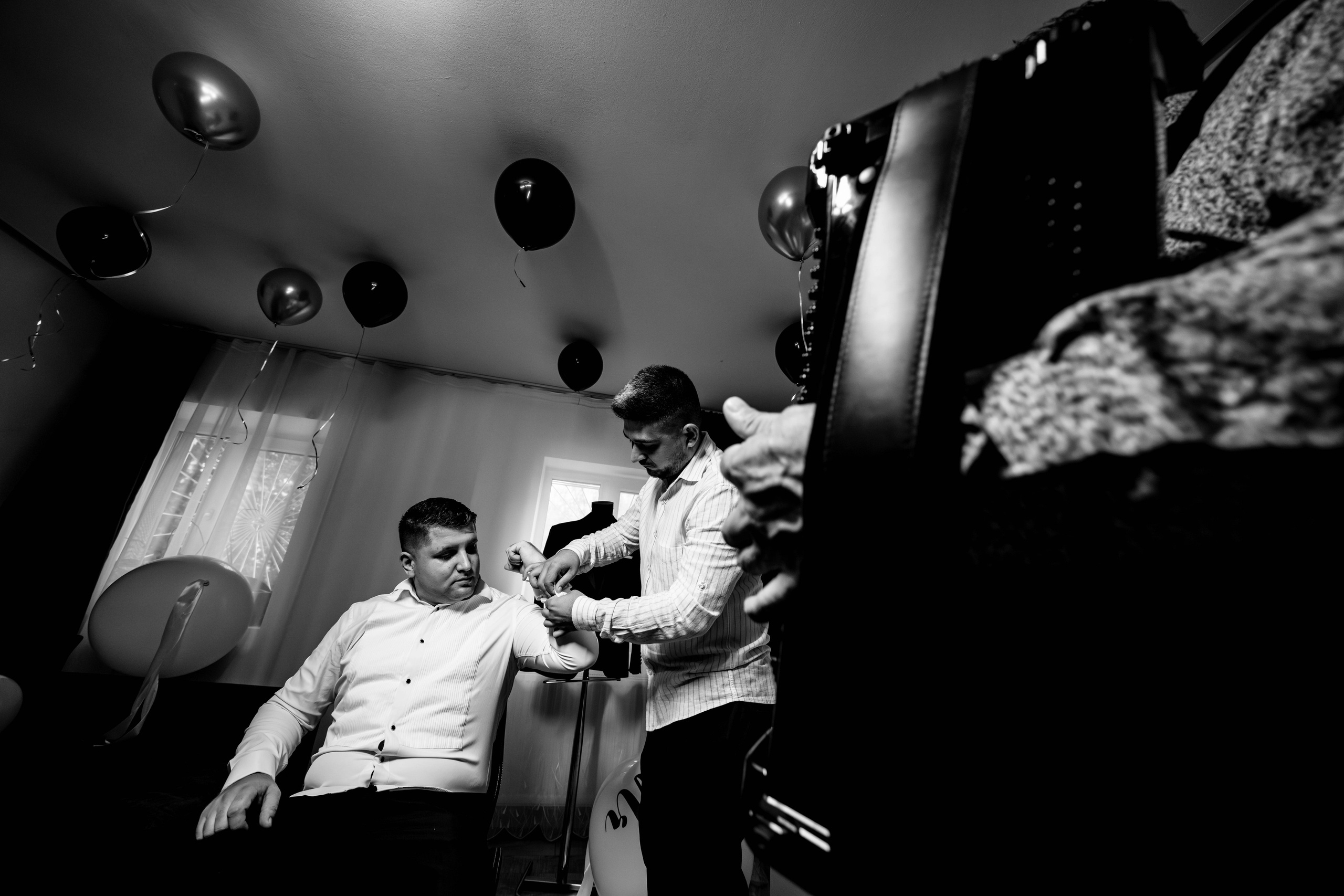 Andreea, Damian si Aris. Acasă