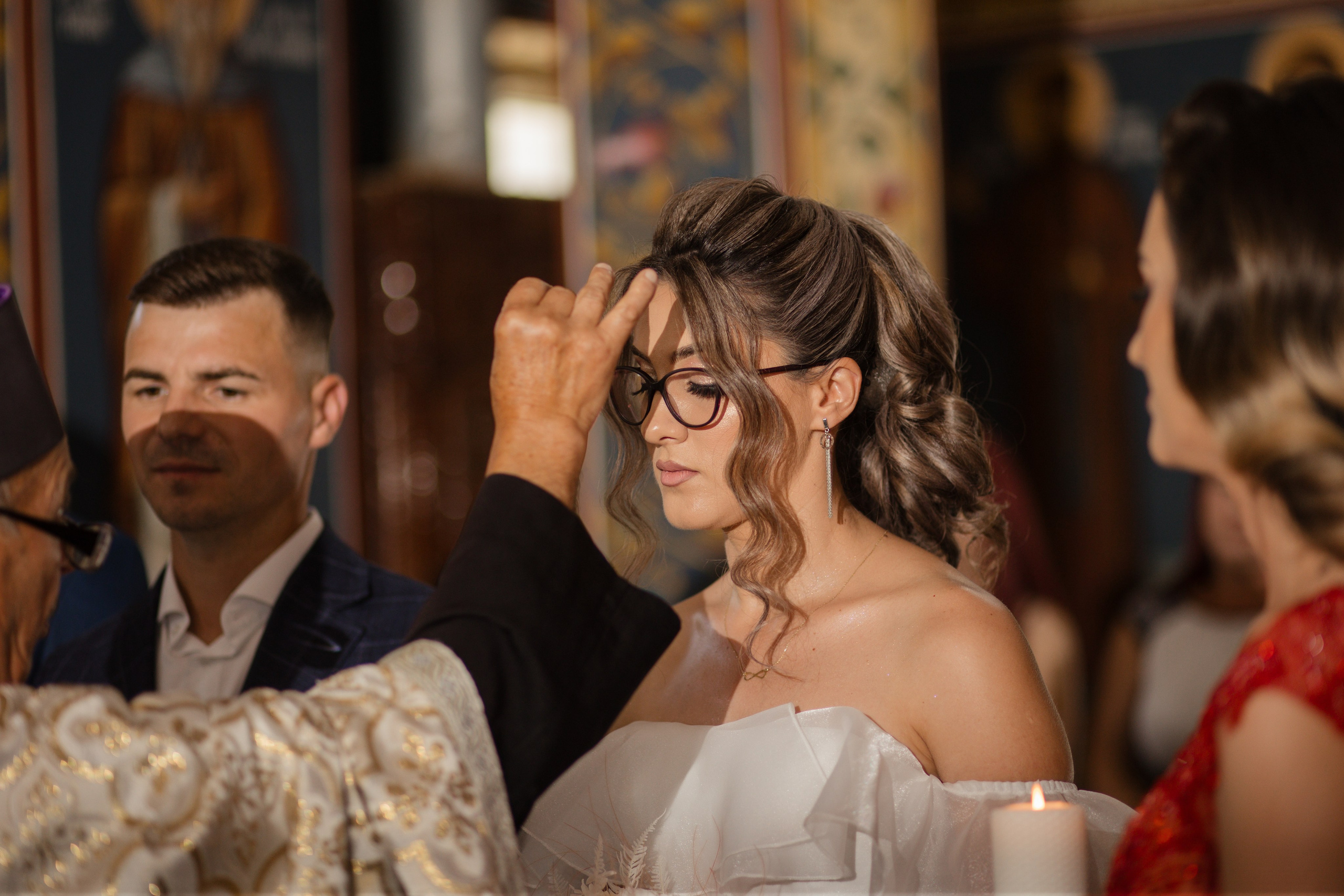 Oana & Vasile. Fotograf si videograf — evenimente si studio