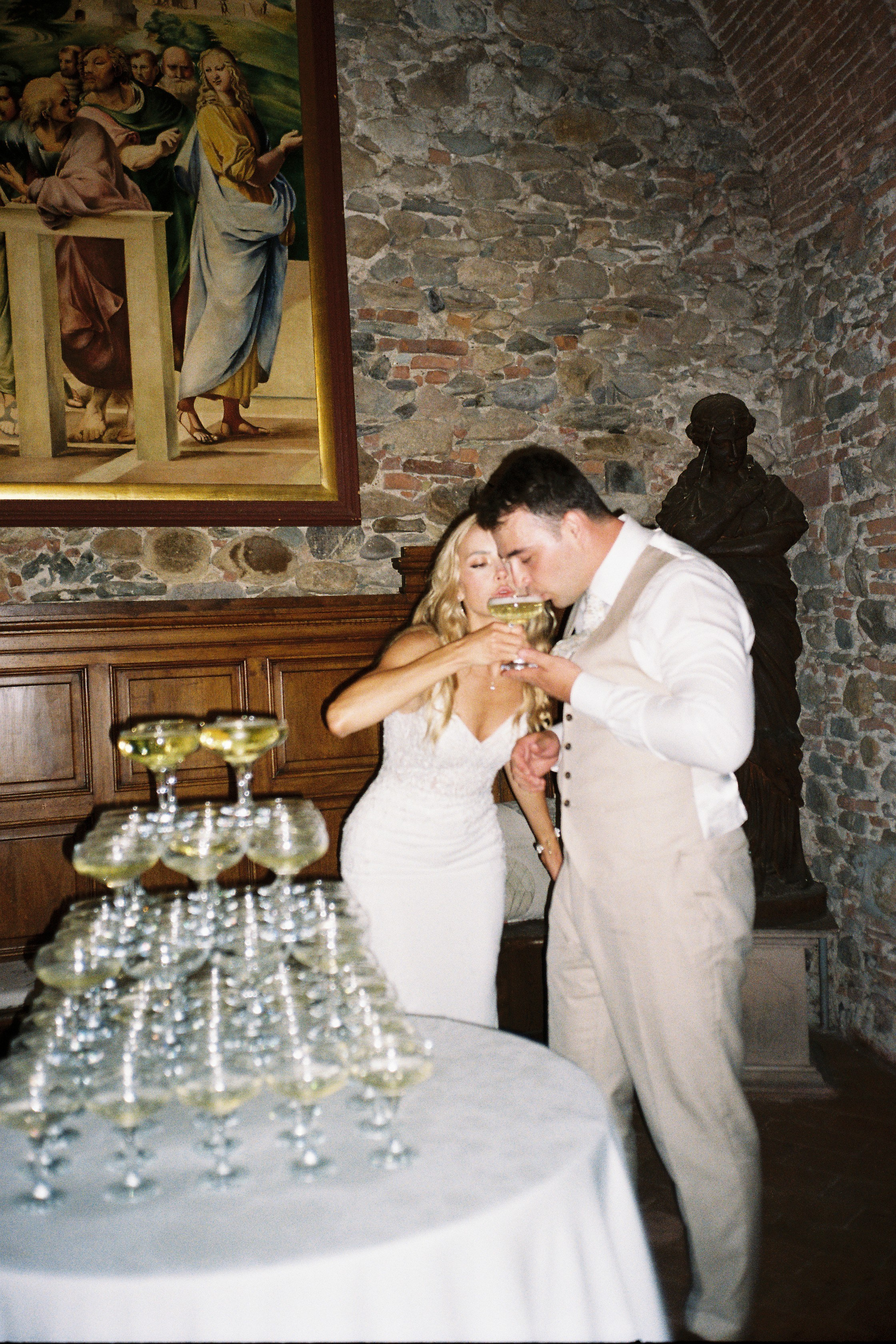 Diana & Thomas. Villa Scorzi, Tuscany. Digital + Film 35mm. Фотограф в Милане Анна Линник