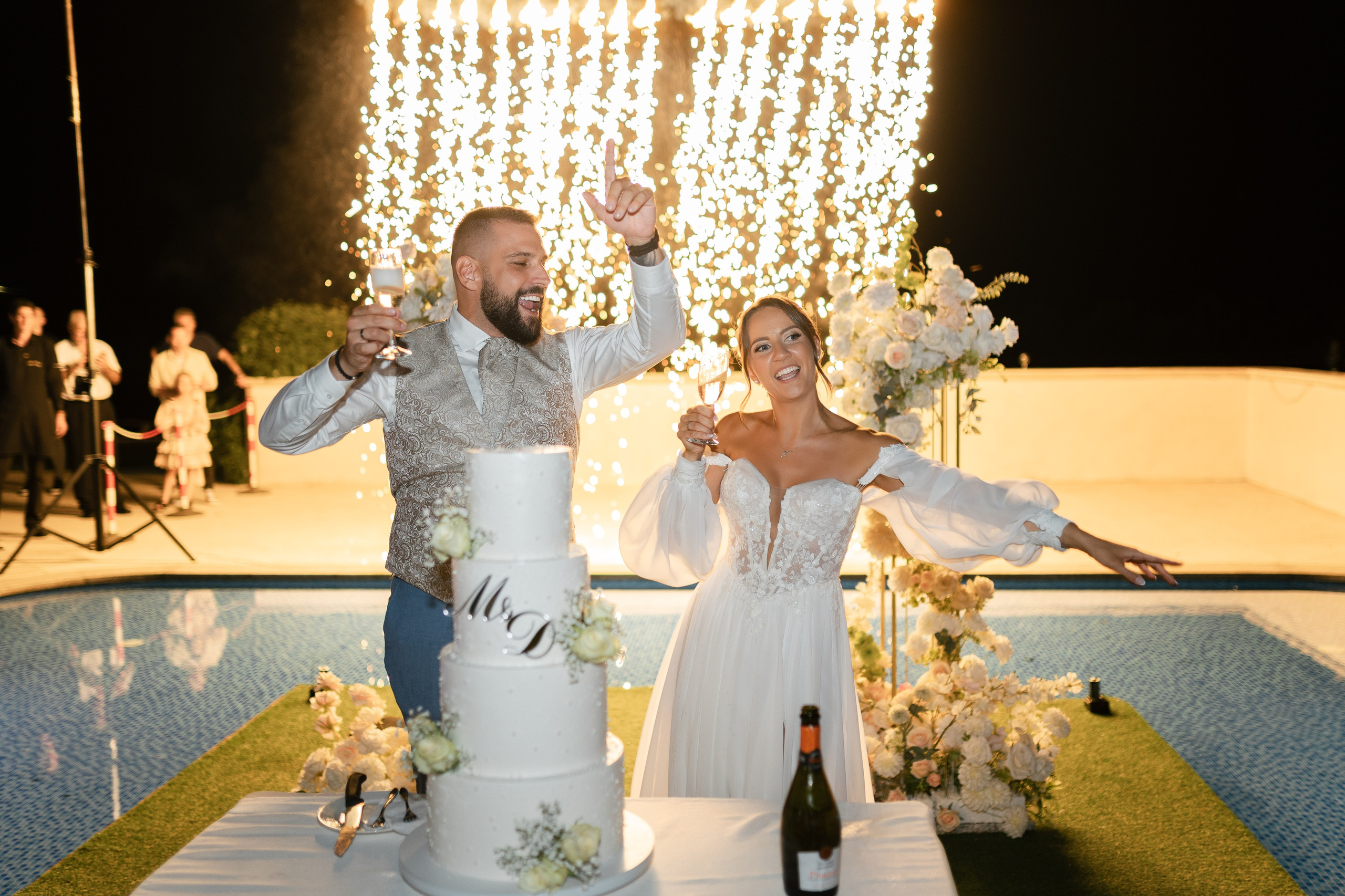 M&D|Between City Lights and Hidden Oasis. Black Sheep Produkcija| Wedding Photography and Wedding Films, based in Kragujevac, Europe / Fotograf i videograf, Kragujevac, Srbija