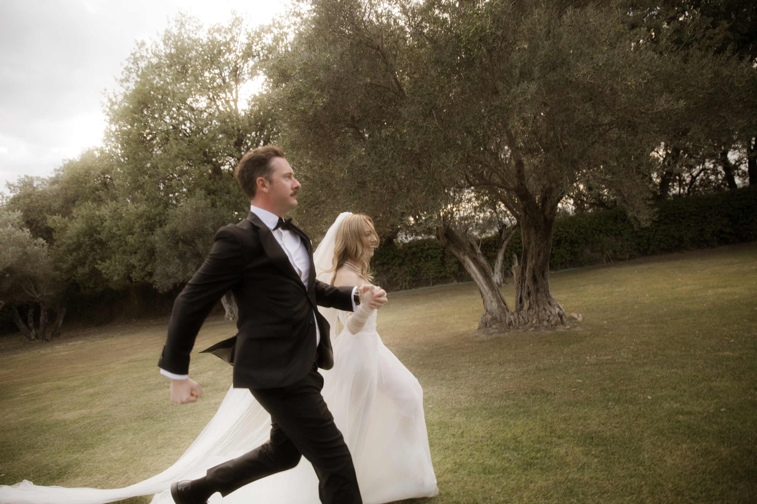 PJ & Yonna. Hotel Castell d’Emporda. Paola wedding photographer / videographer in Barcelona