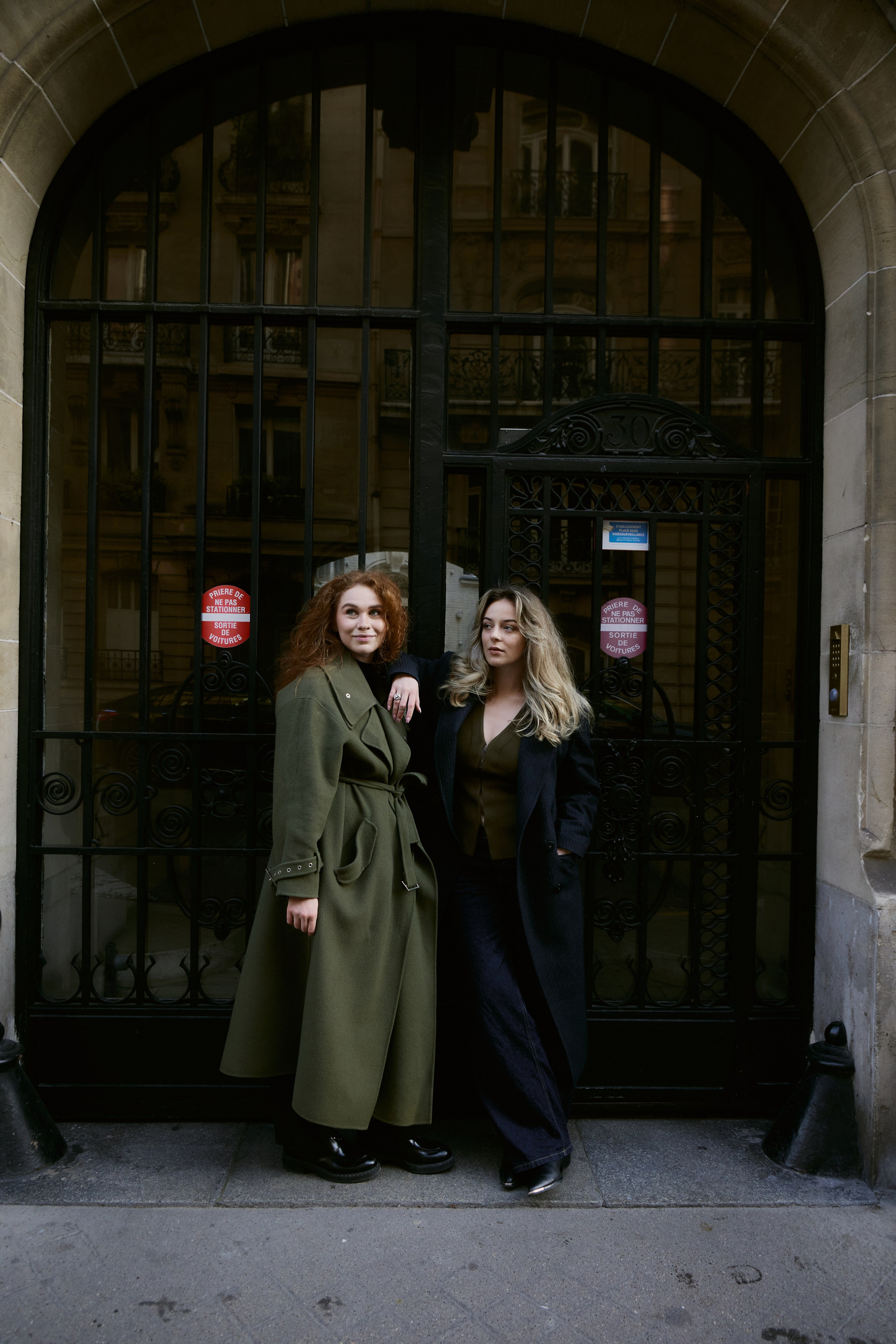 Friends. Photographer in Paris