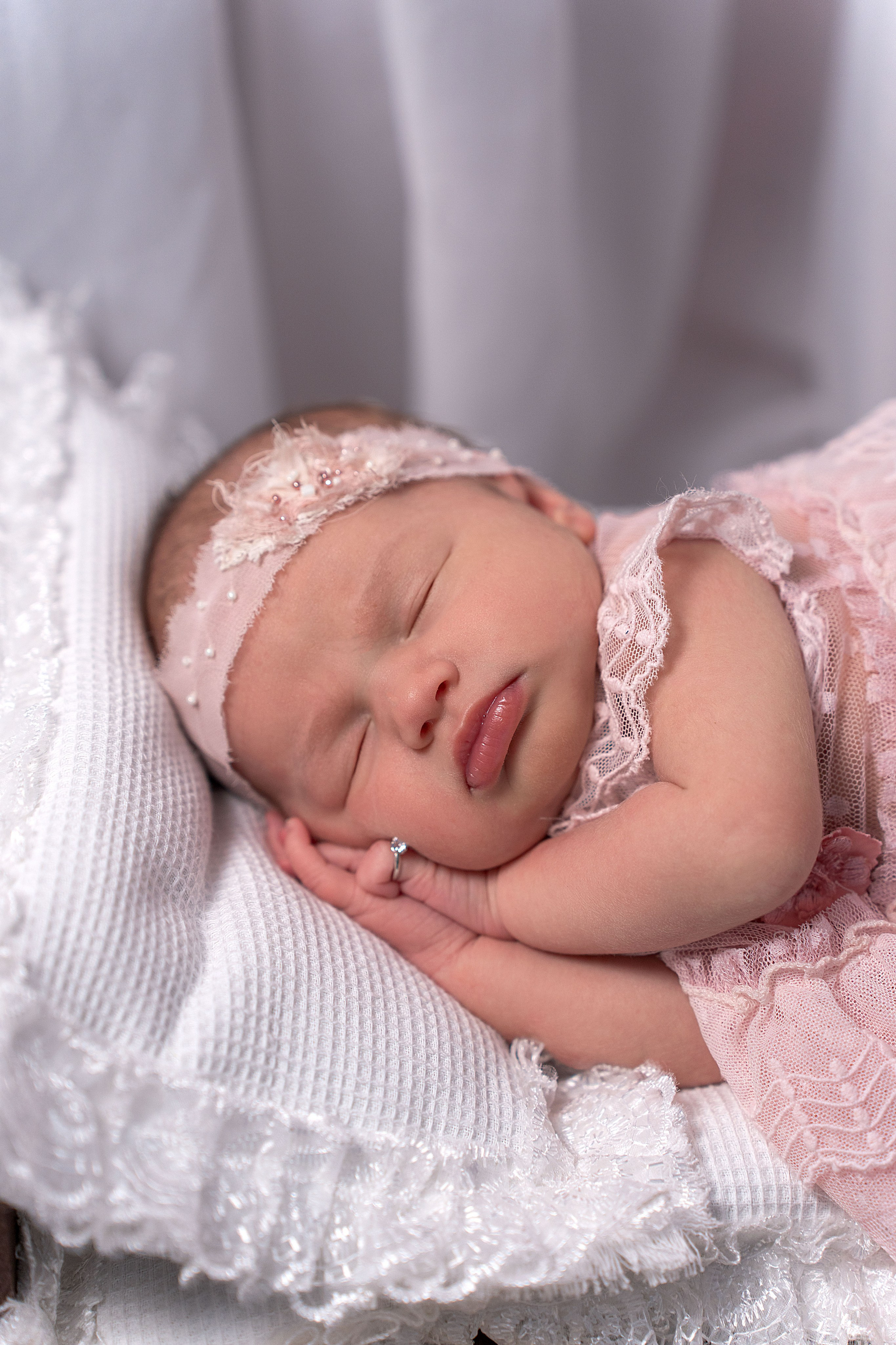 Newborn классическая. Детский и семейный фотограф в г. Бельцы