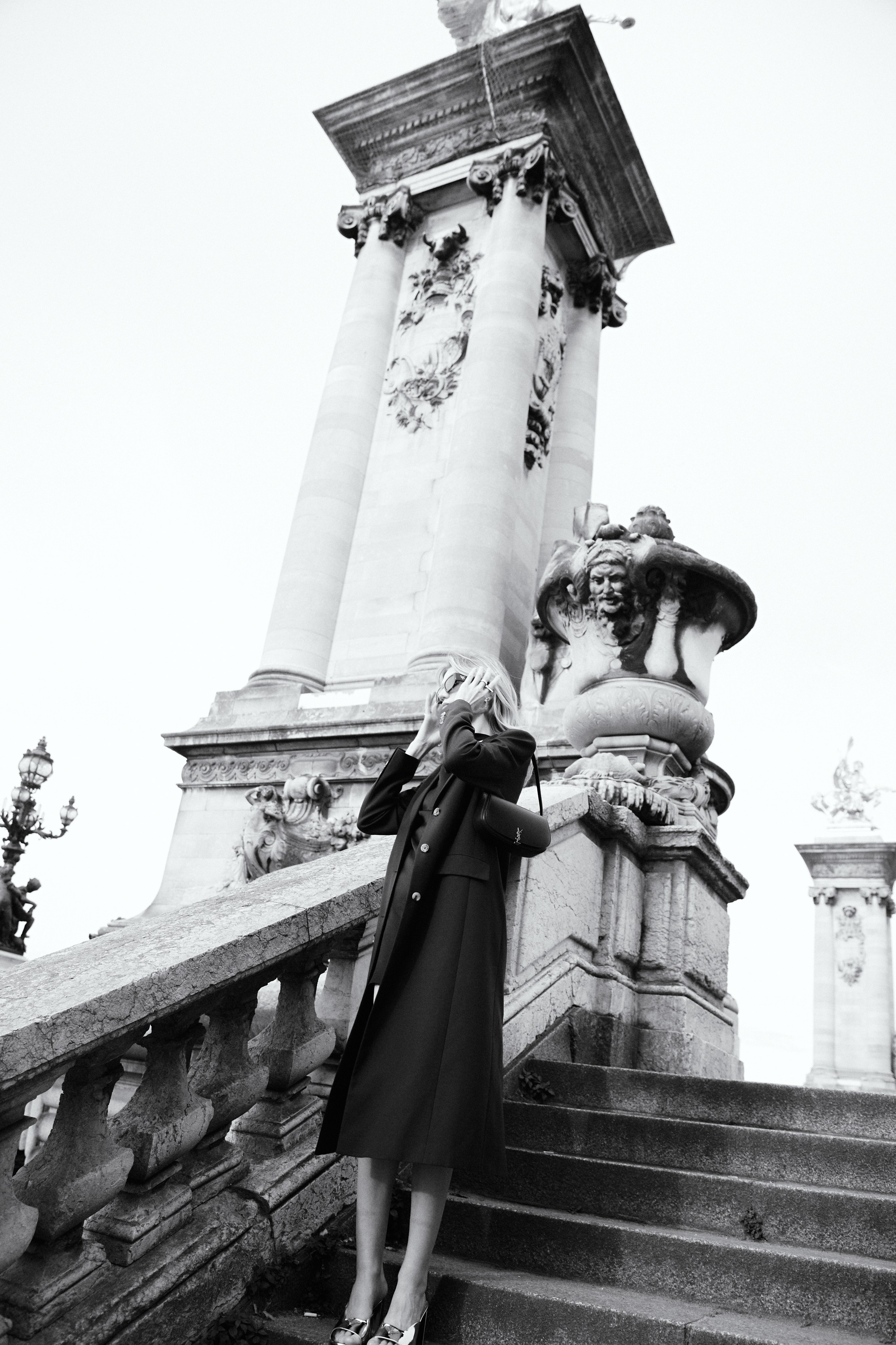 Victoria. Photographer in Paris