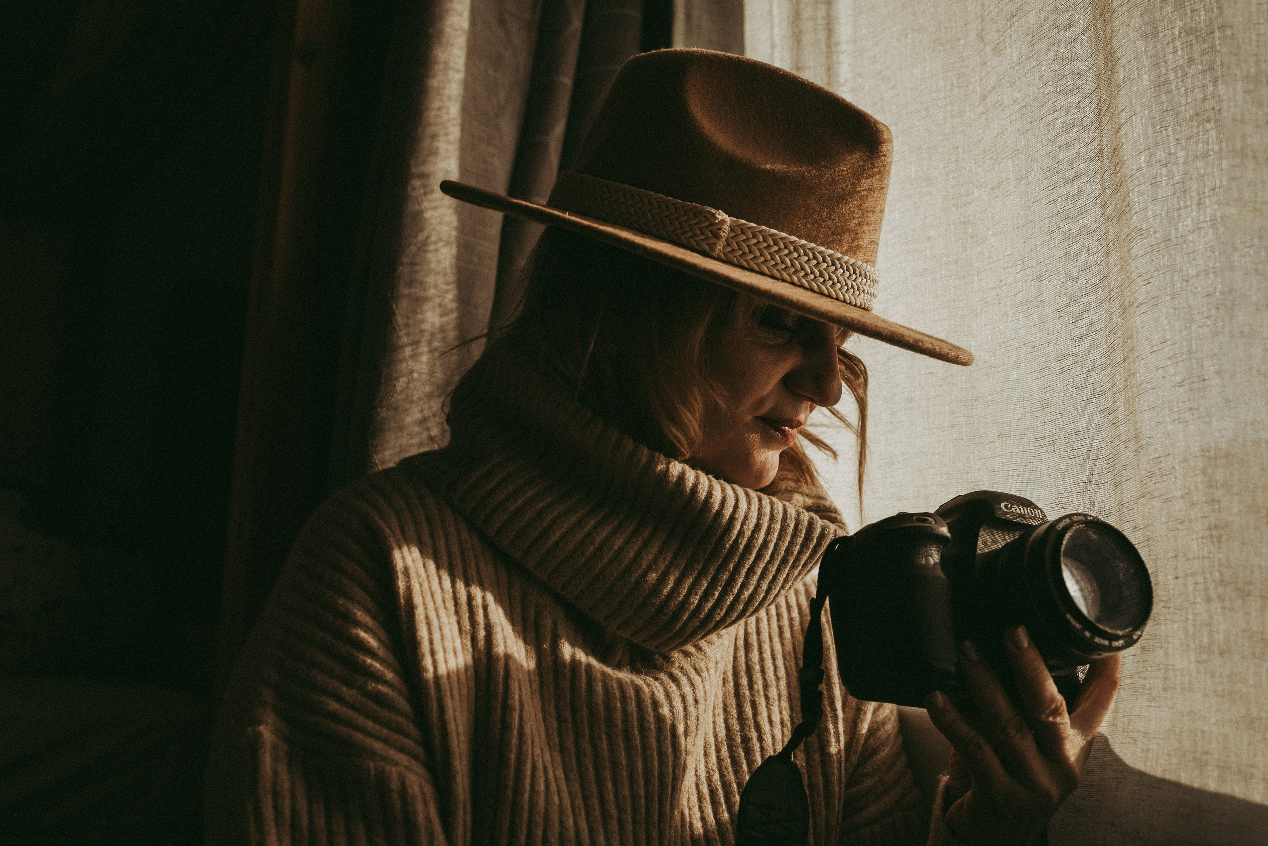 Photoshoot dans le jardin au printemps. Je suis Olga, votre photographe de famille à Metz et dans toute la France