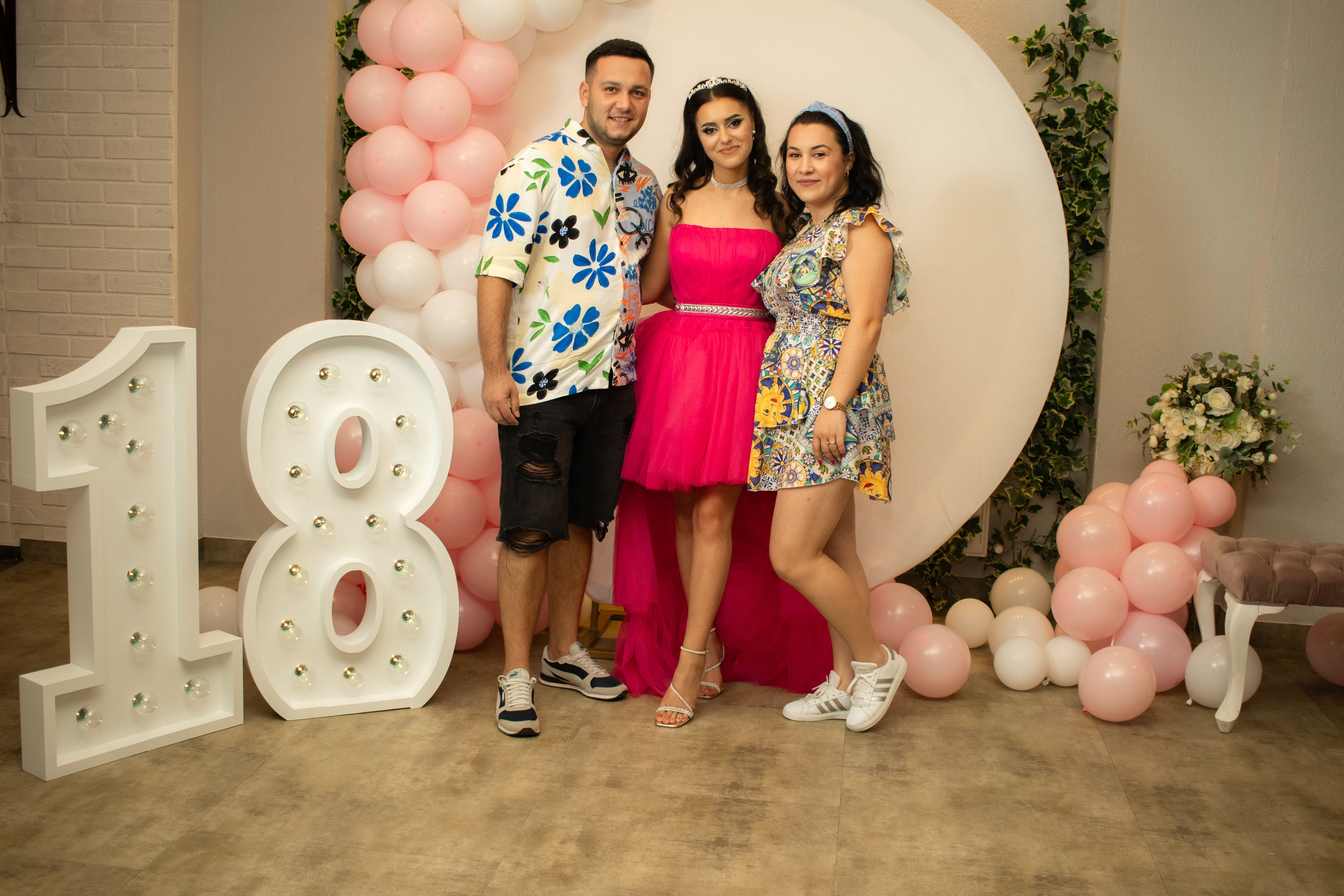 Geanina. Fotograf si videograf — evenimente si studio