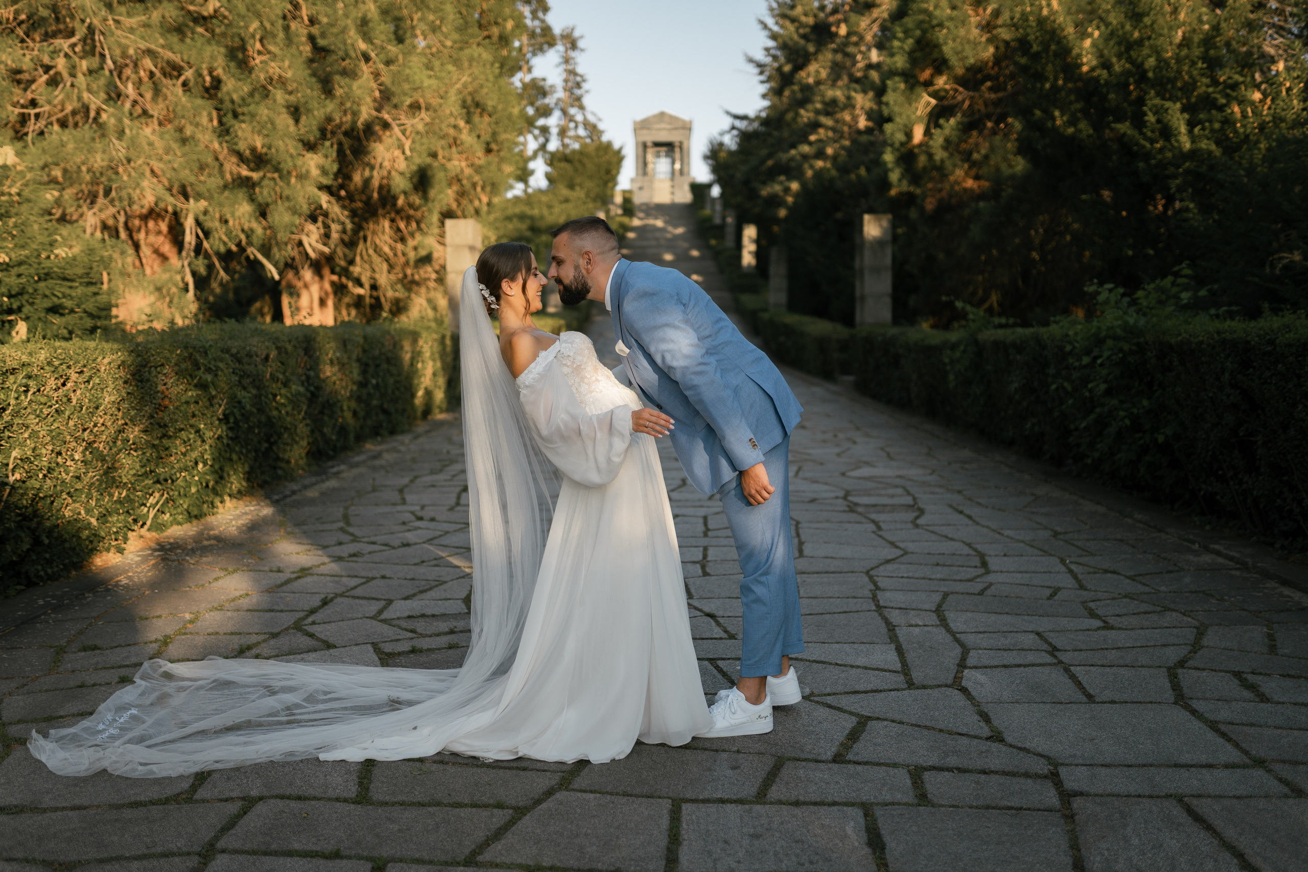 M&D|Between City Lights and Hidden Oasis. Black Sheep Produkcija| Wedding Photography and Wedding Films, based in Kragujevac, Europe / Fotograf i videograf, Kragujevac, Srbija