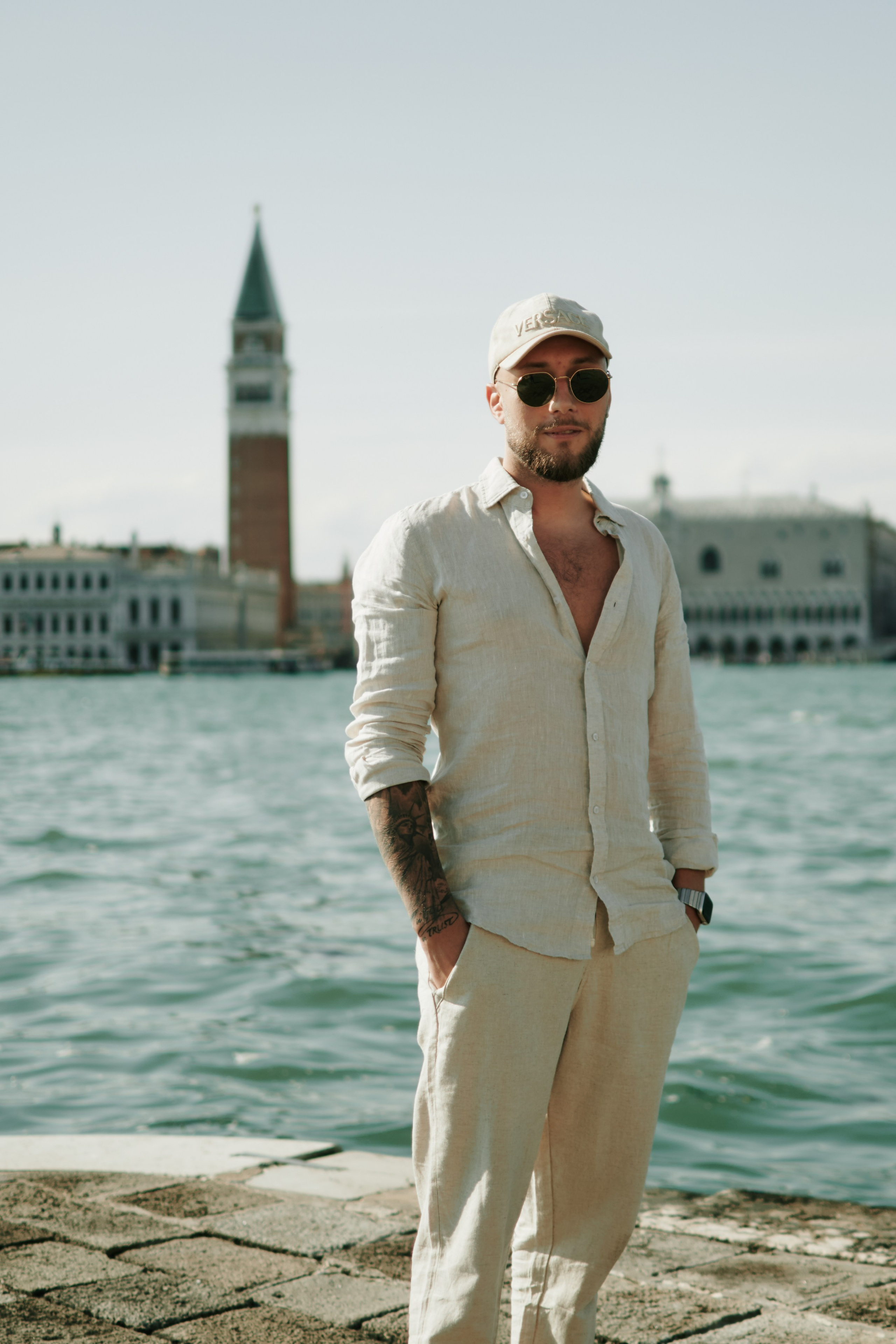 Surprise Engagement Photoshoot in Venice on a Boat. Photographer in Venice, Italy. Yana Zotova