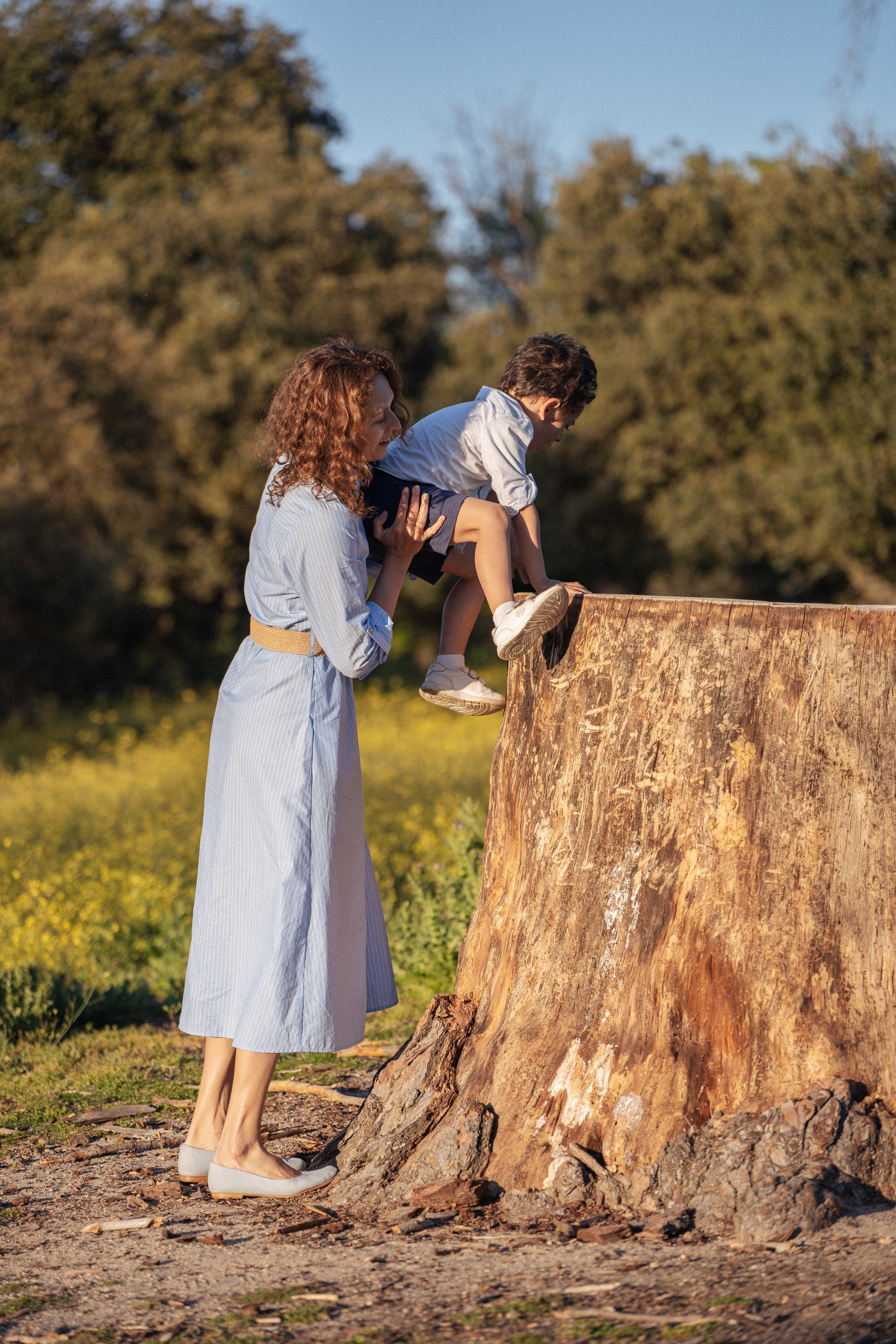 Professional Family Photography in nature. Photographer in Madrid, Spain. Alyona Belyaninova