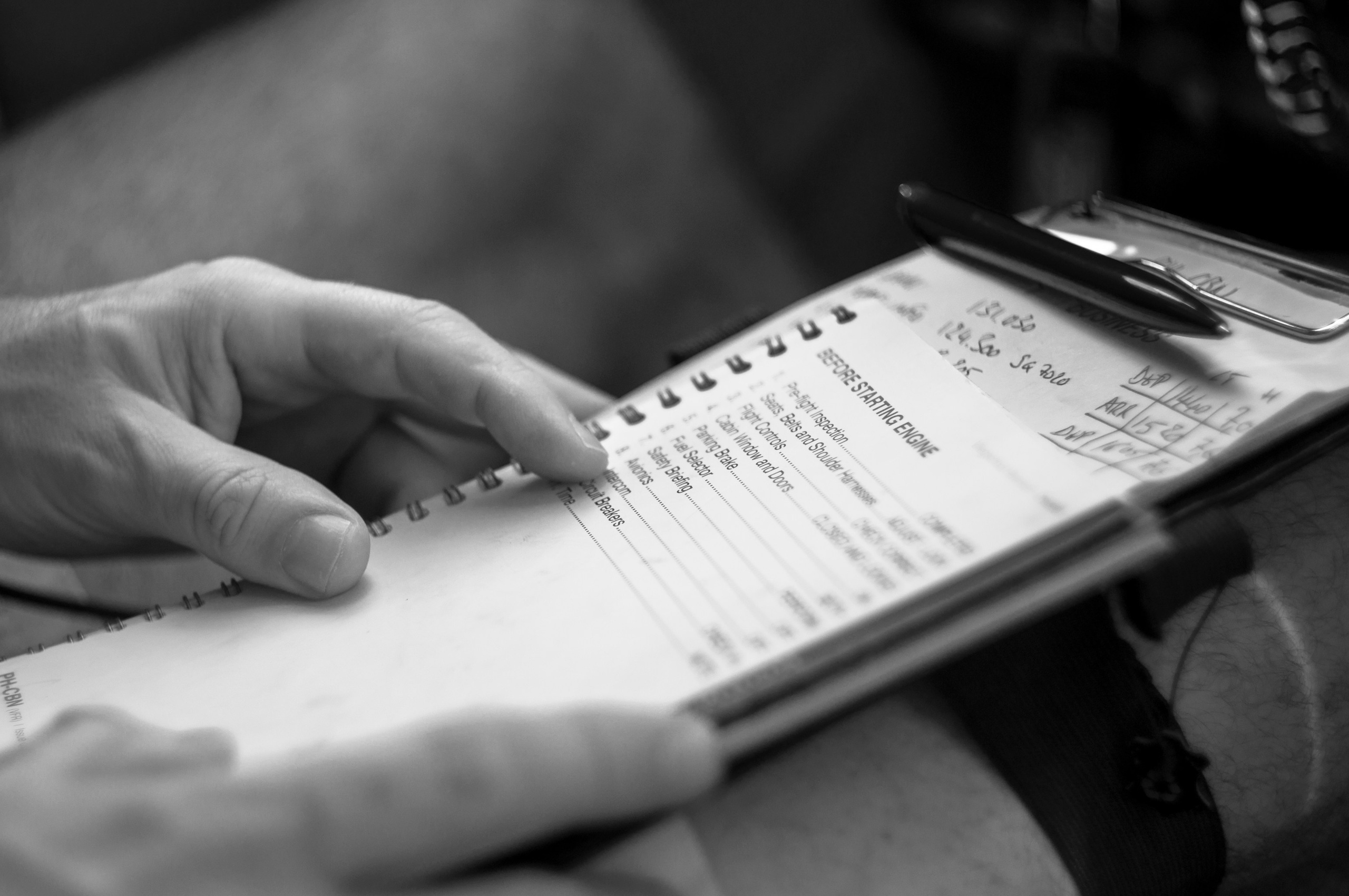 A photoshoot of a pilot and planes. Éclat Photos. Exclusive portrait photography service