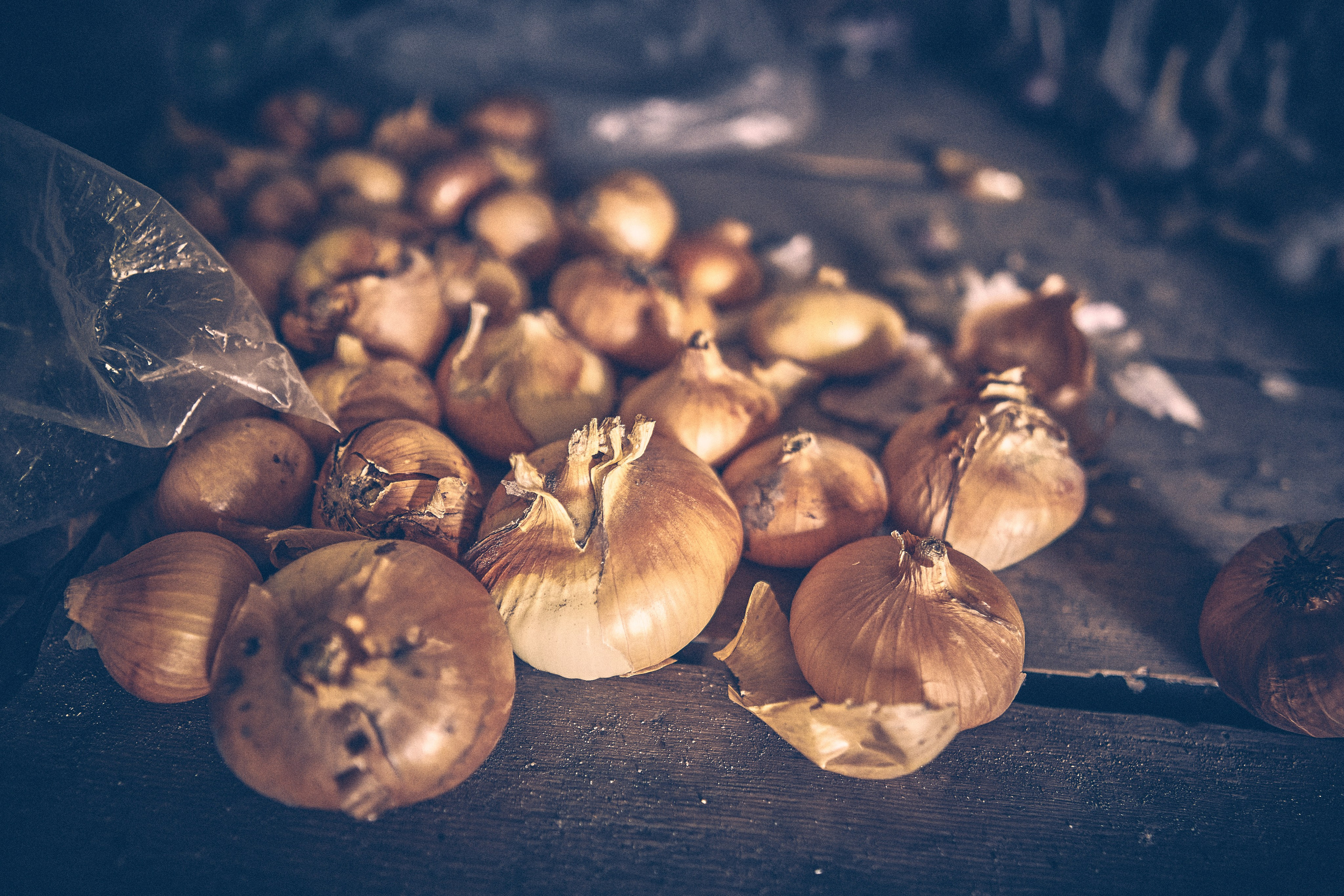 Andriej Szypiłow - Fotograf i Wideograf - Reportaż artystyczny - wizyta rodzinna in the middle of nowhere. Zabita dechami wieś na granicy Białorusi i Polski.