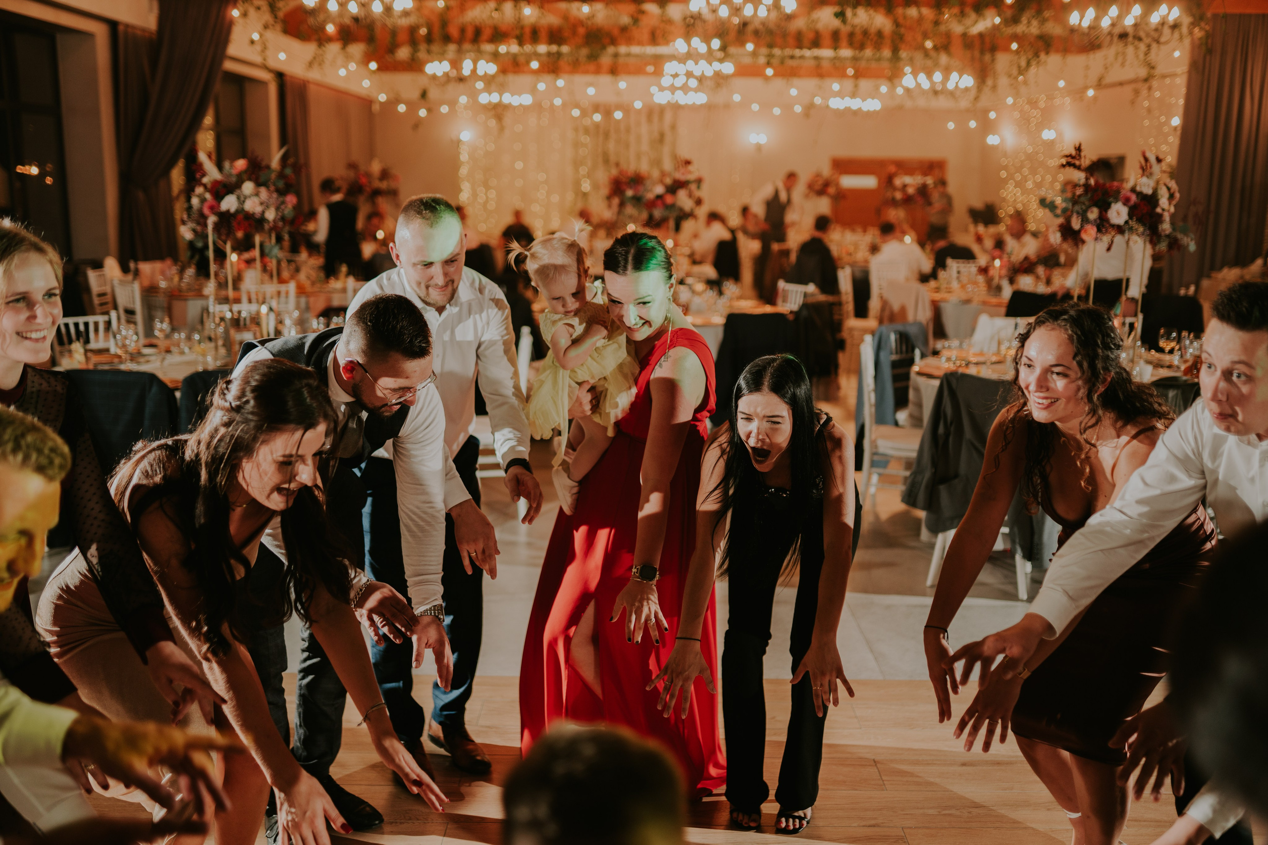 Sala Koralowa w Jaworzu: Opowieść o ślubie Nikoli i Kacpra. Karkowskafoto - fotografia miłości