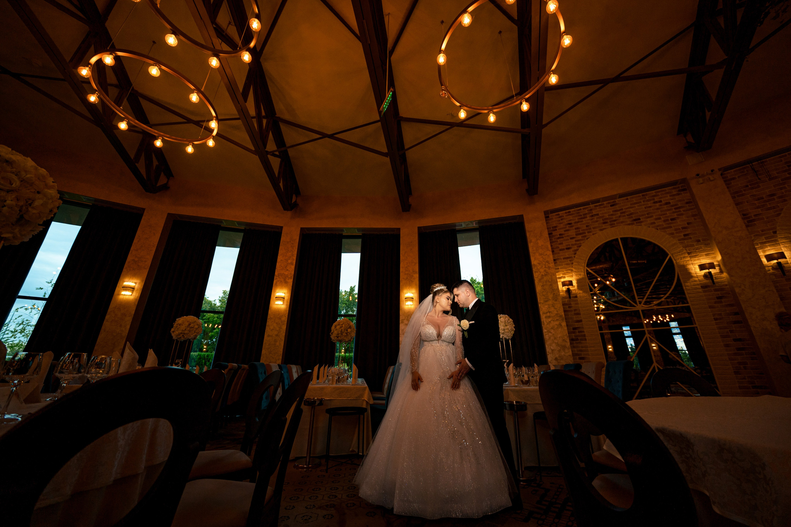 Andreea, Damian si Aris. Acasă