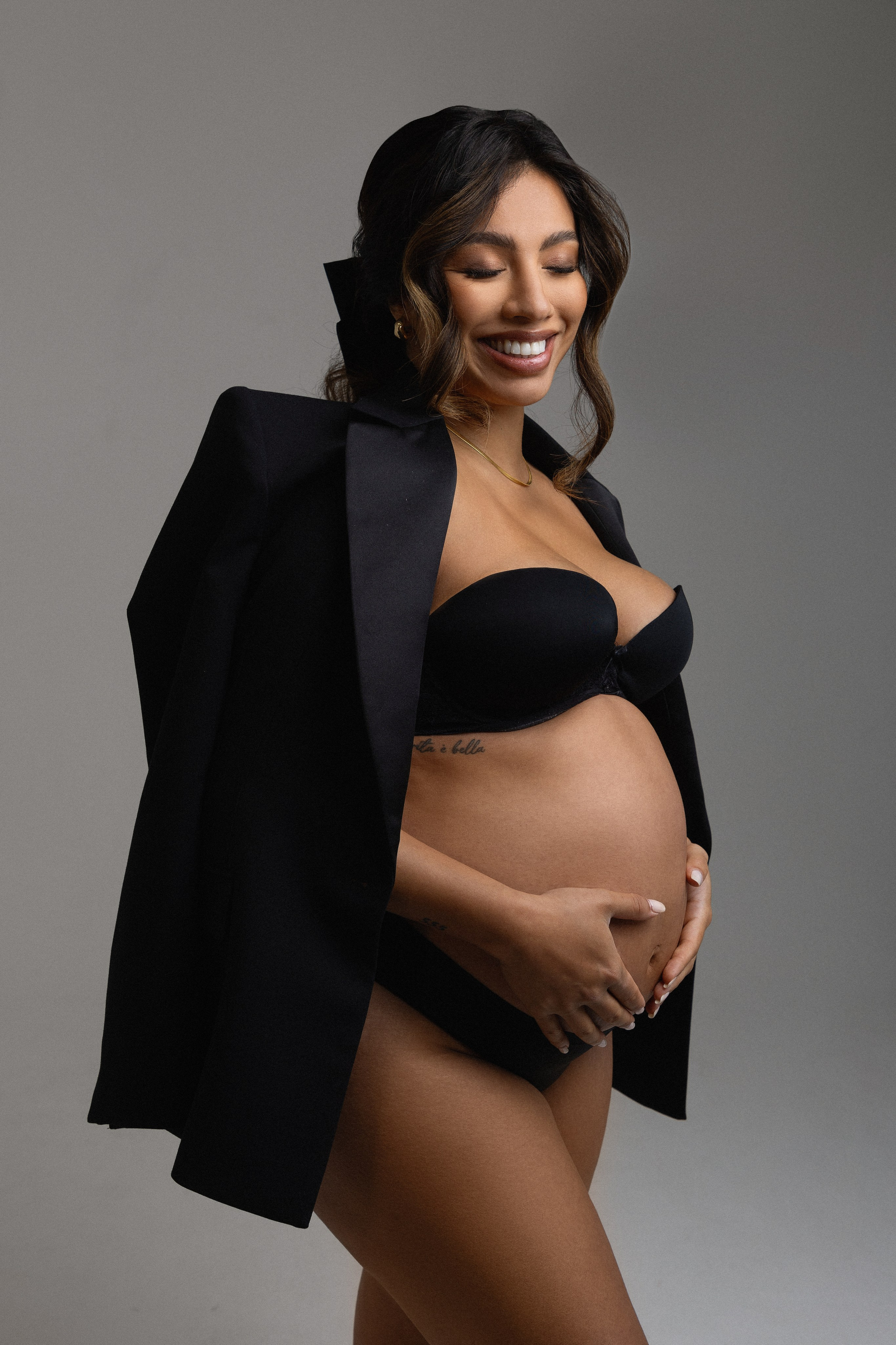 Maternity. Julia Kuzmovych personal and pregnancy photographer in London