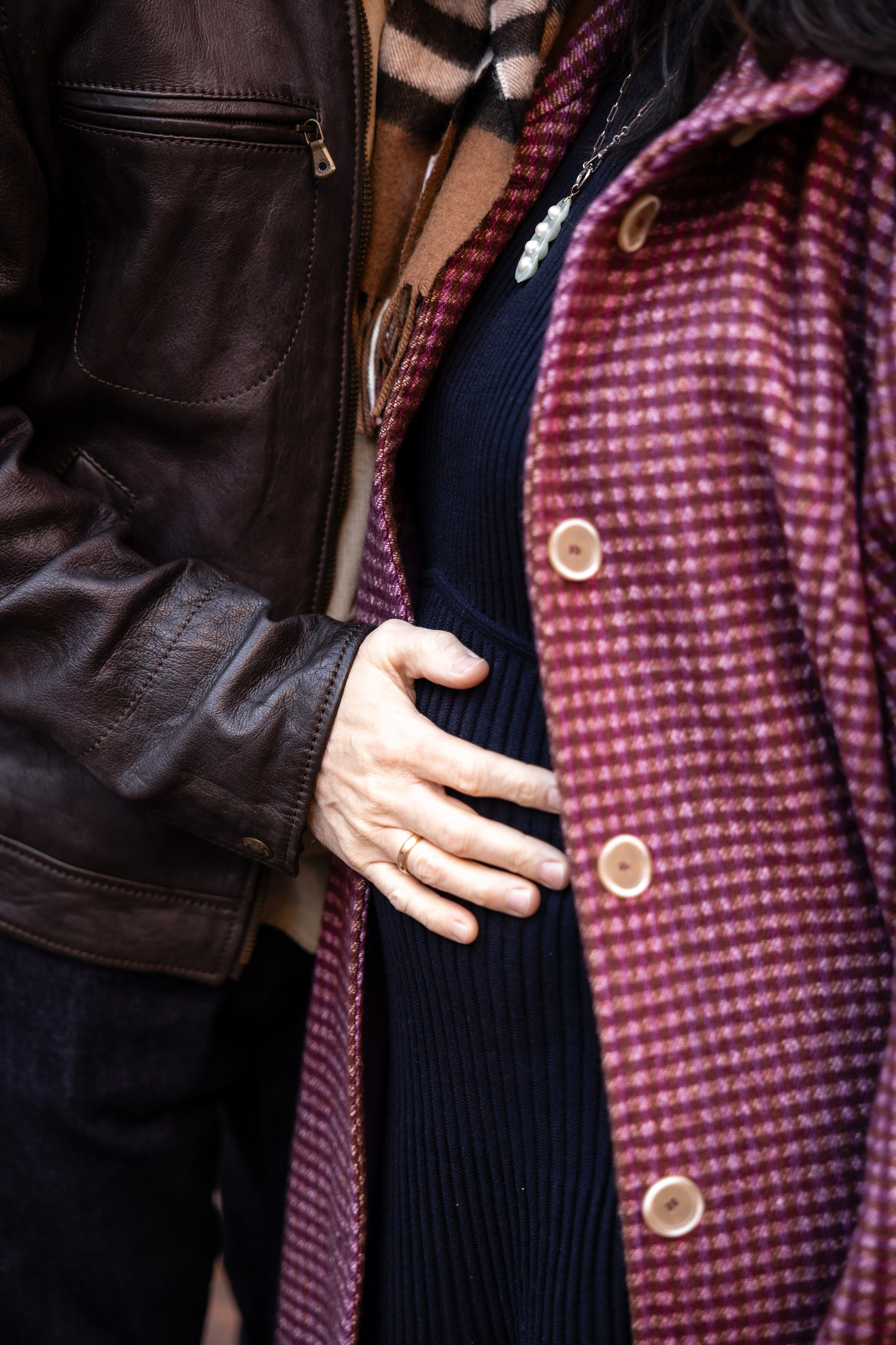Christmas maternity photo session in Toulouse. Eugenie Smirnova — wedding, corporate and lifestyle photographer in Toulouse and Southwest France