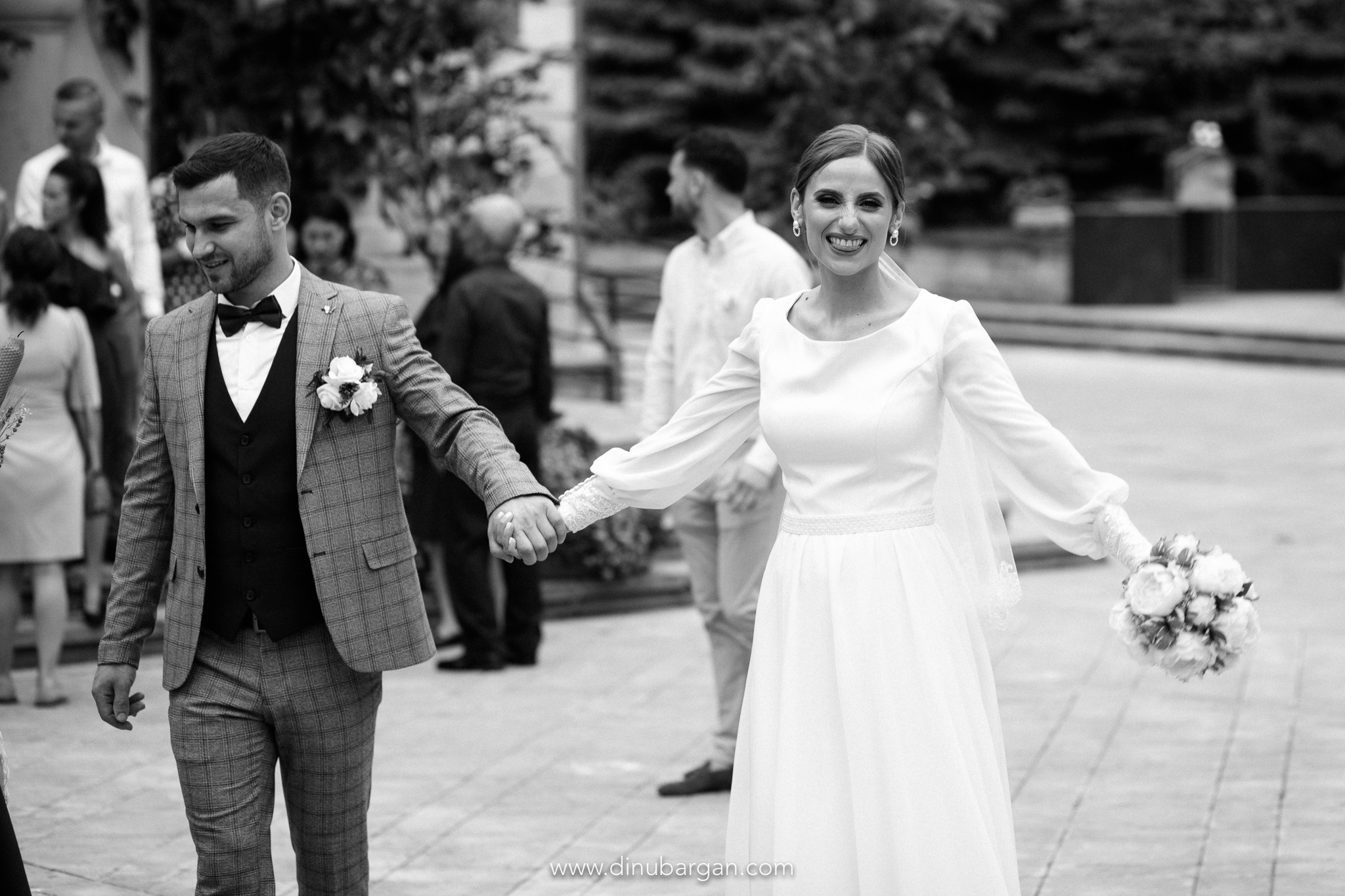 Dumitru & Angela. Fotograf de nuntă și de familie — Dinu Bargan