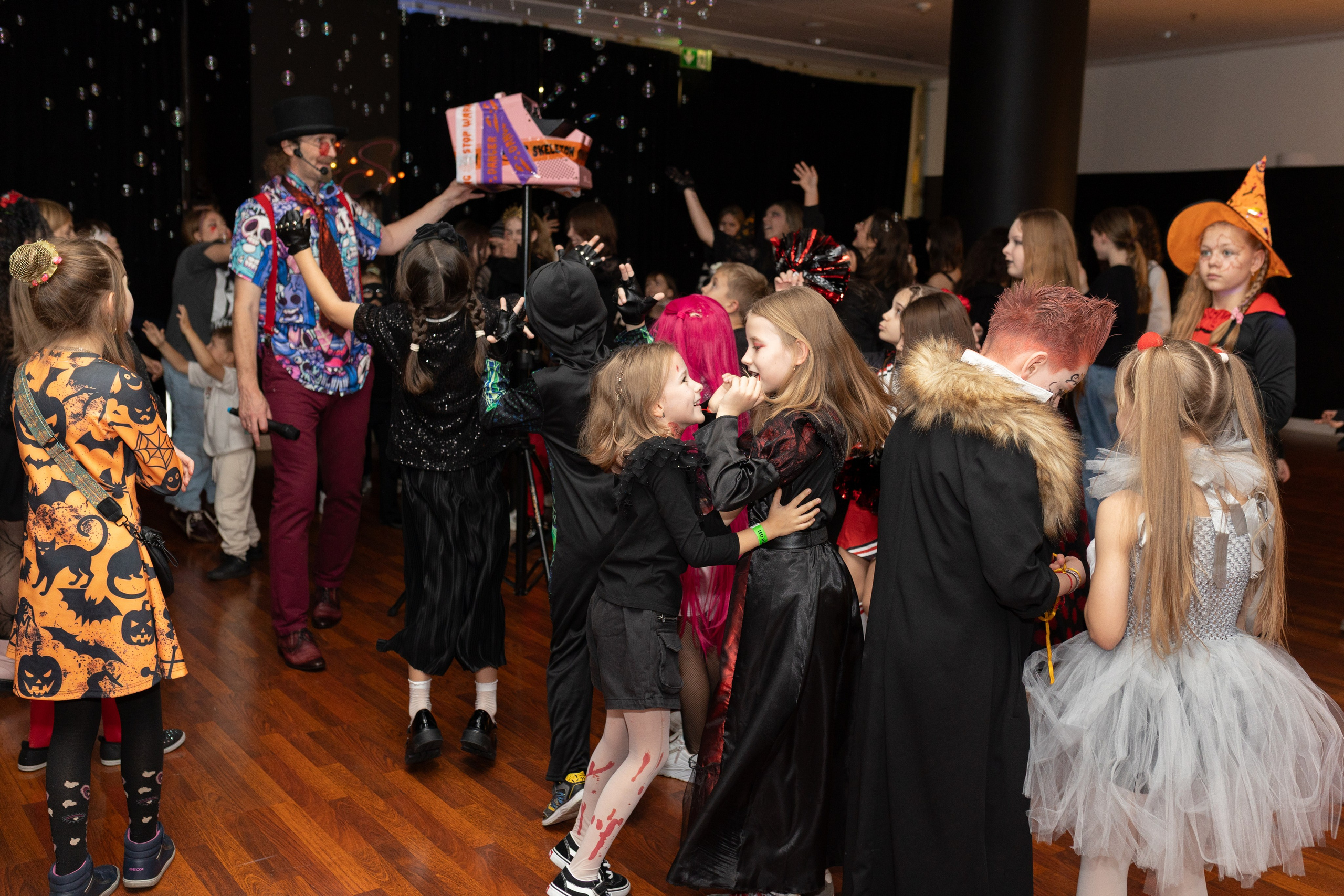 Leo dance studio Helloween 2025. Семейный и детский фотограф в Варшаве Мила Бобровская